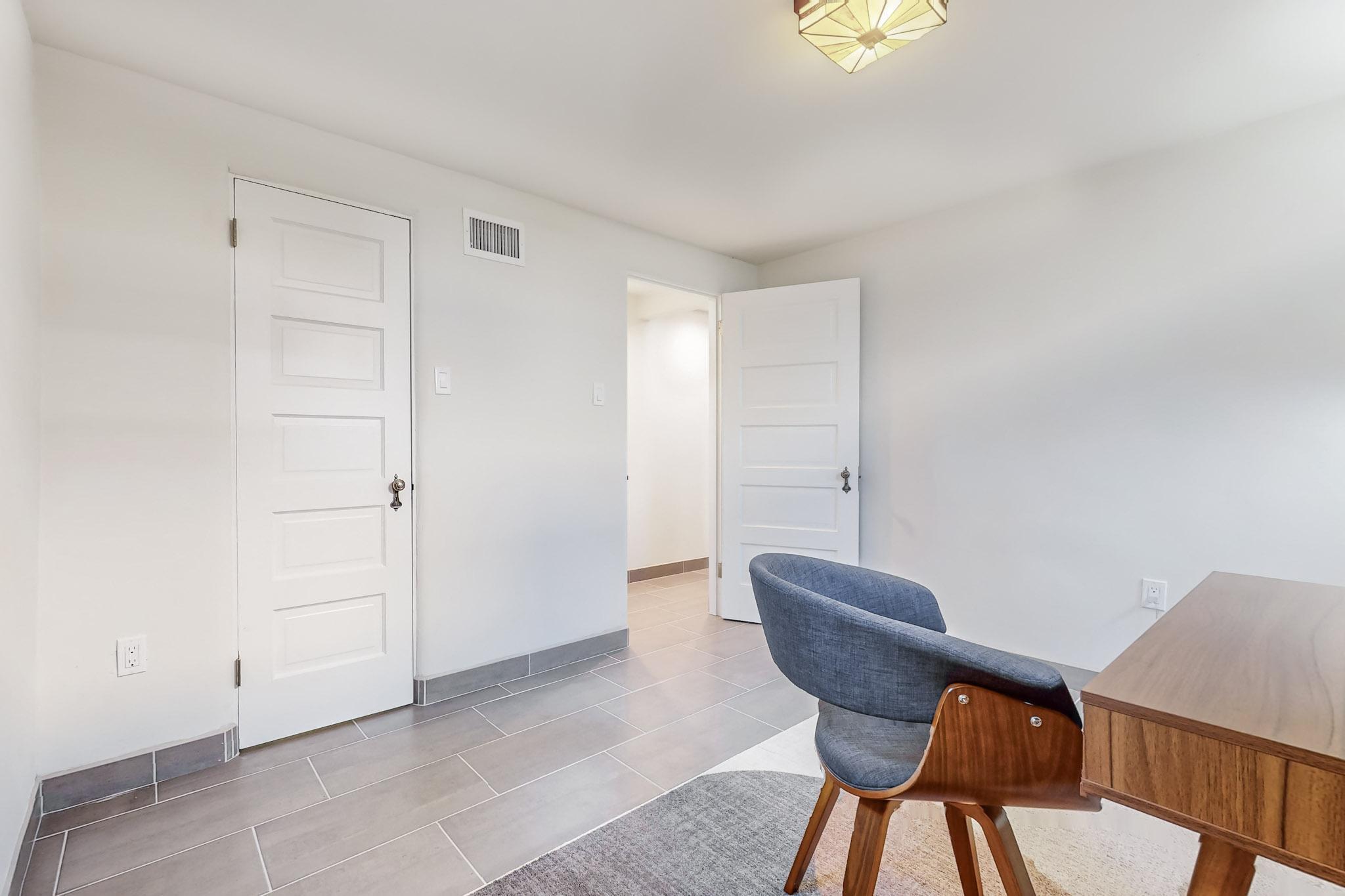 212 RICHMOND Drive SE