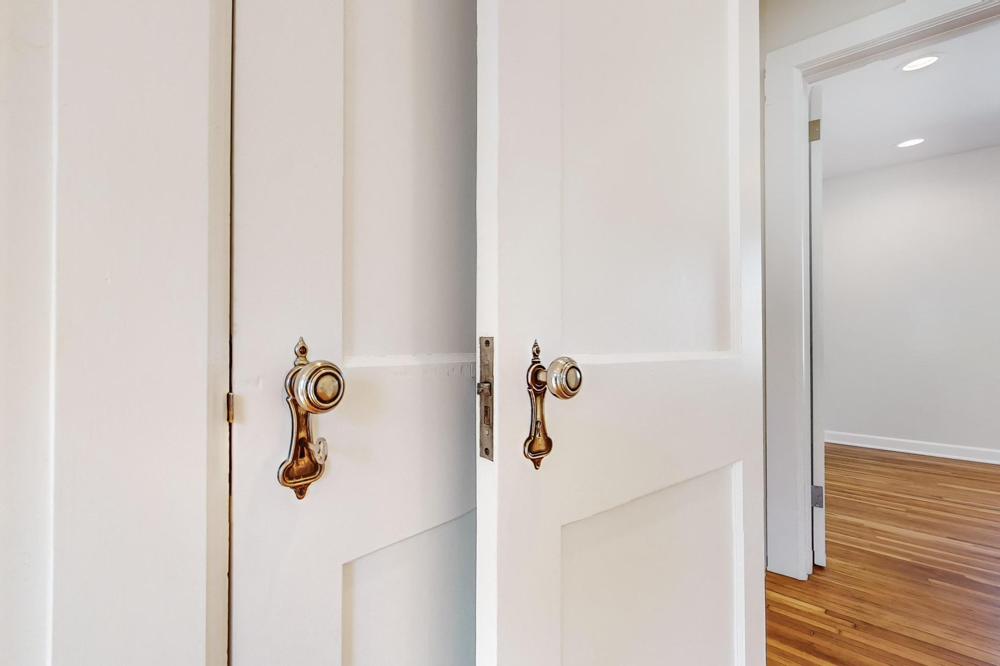 212 RICHMOND Drive SE