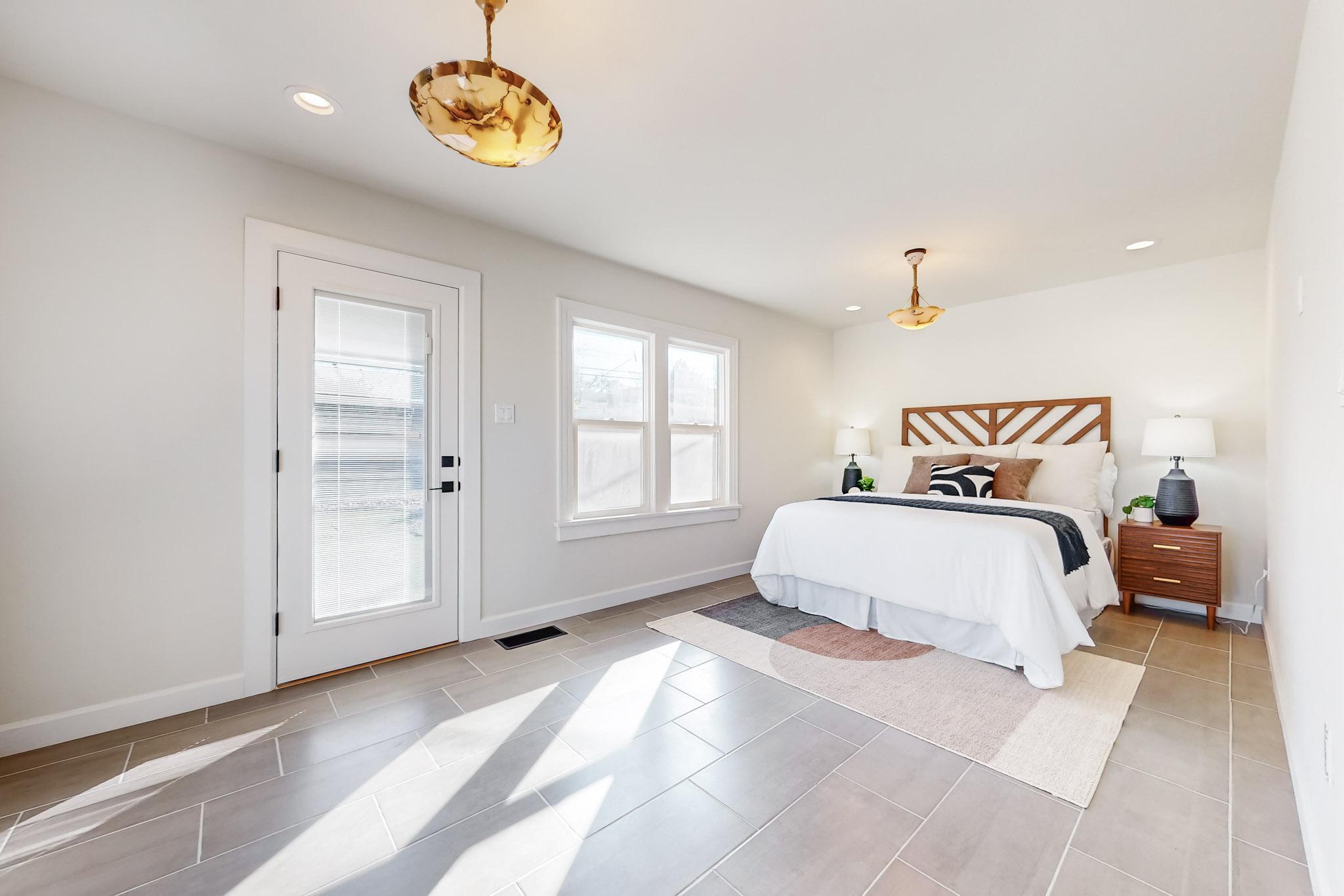 212 RICHMOND Drive SE