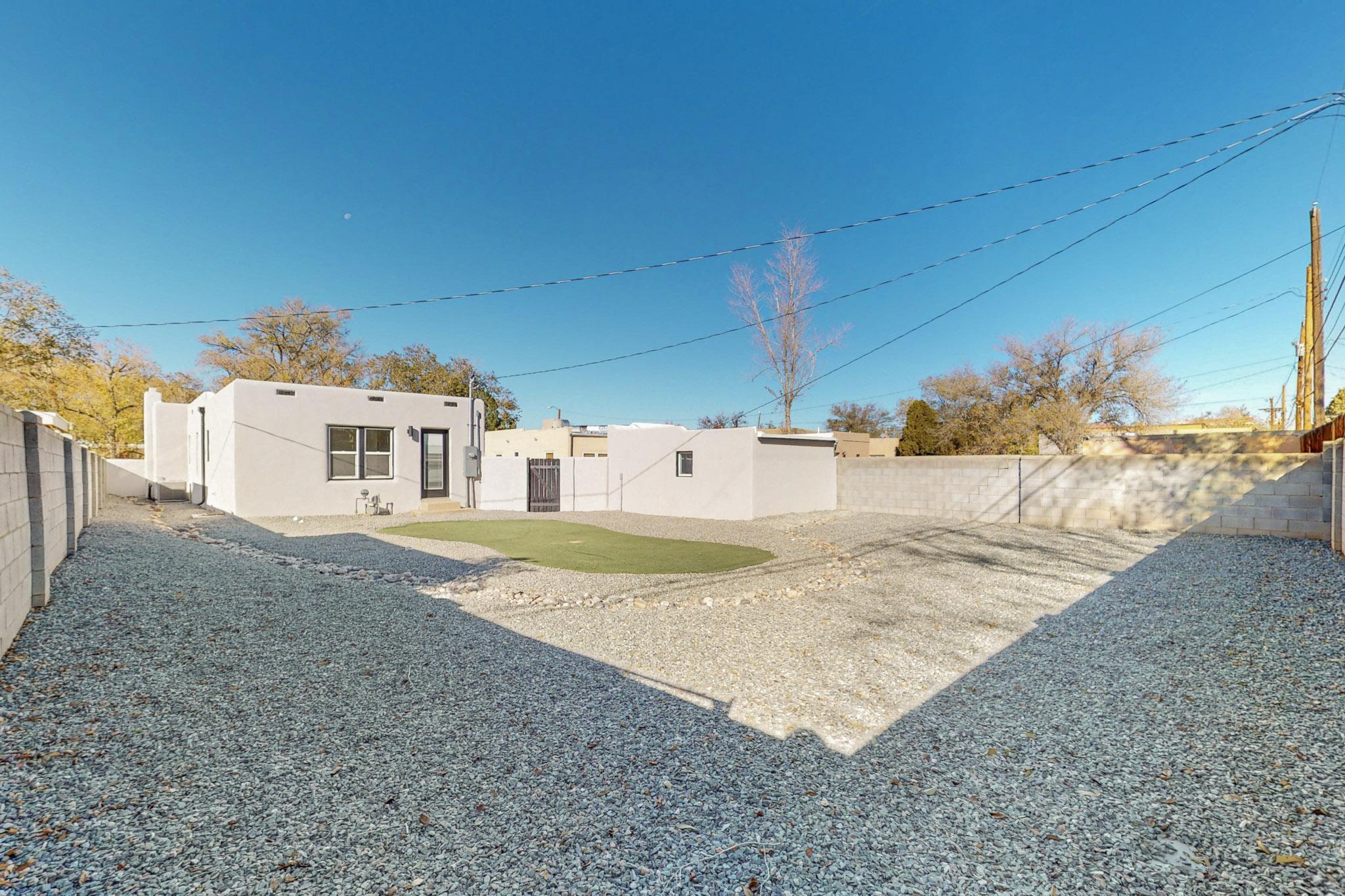 212 RICHMOND Drive SE