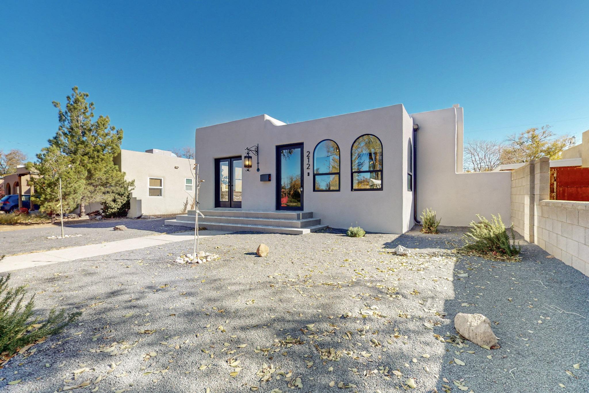 212 RICHMOND Drive SE