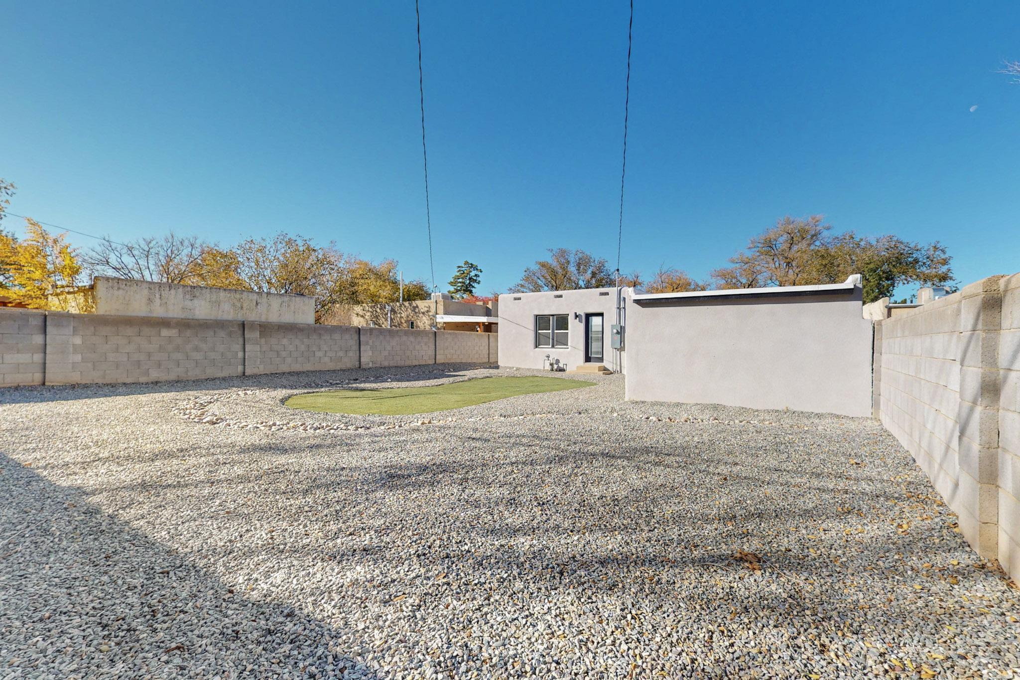 212 RICHMOND Drive SE