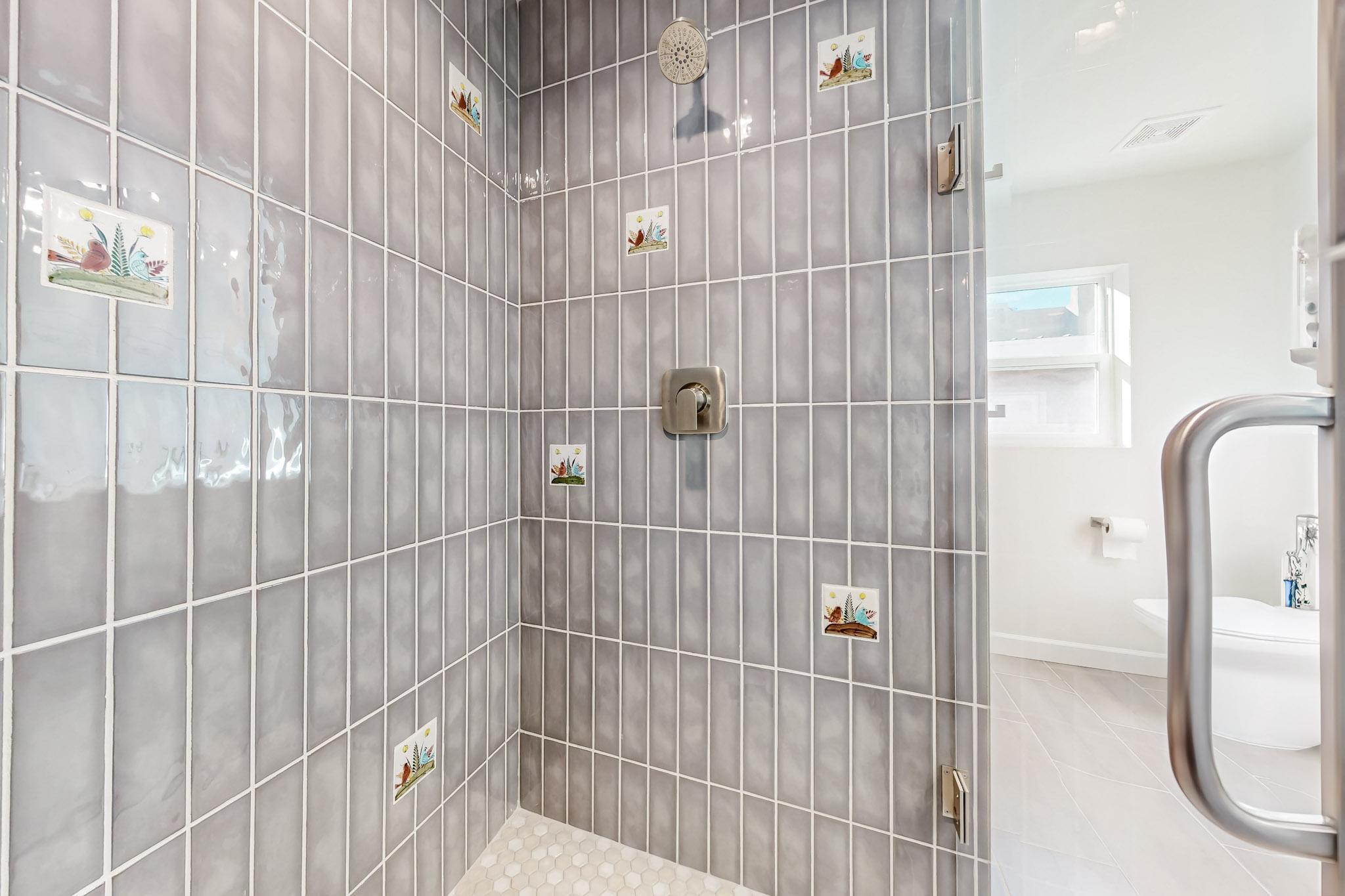 212 RICHMOND Drive SE