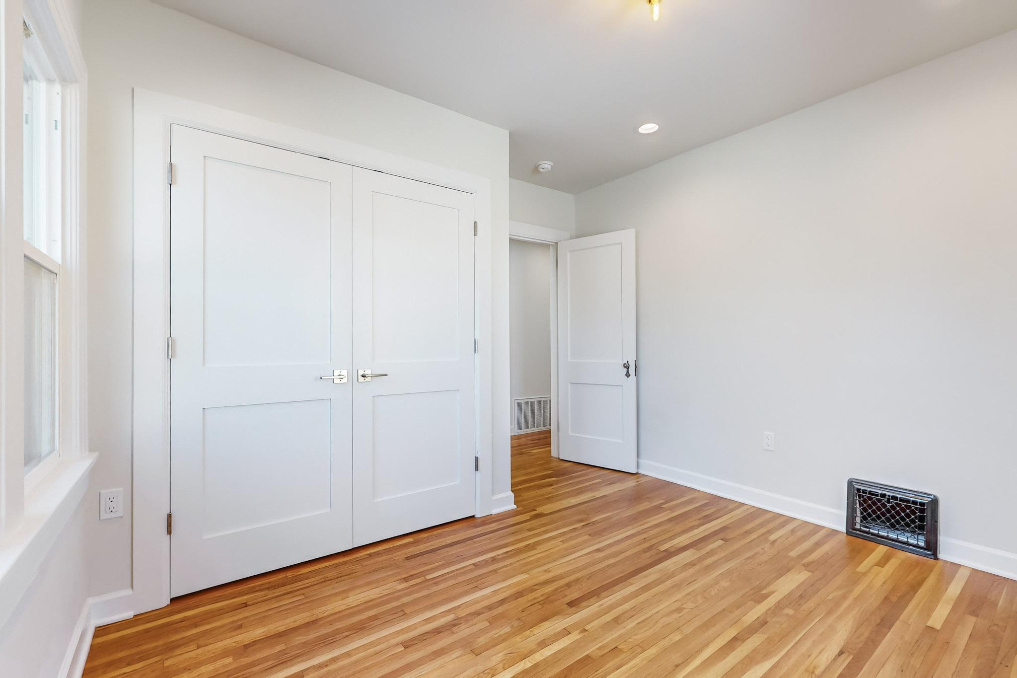 212 RICHMOND Drive SE