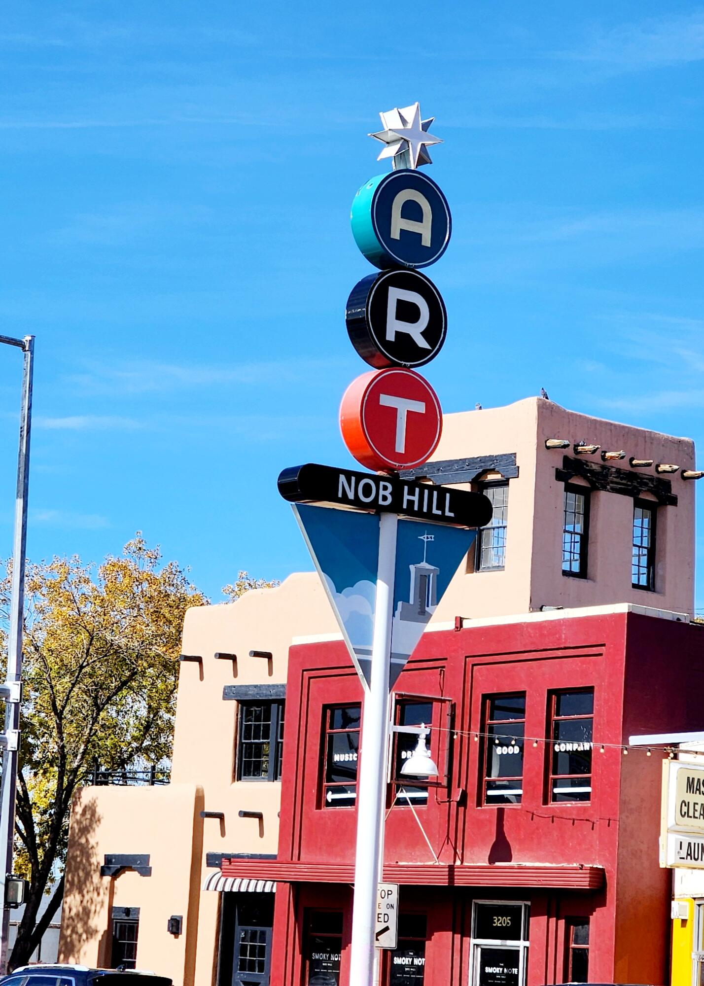 212 RICHMOND Drive SE