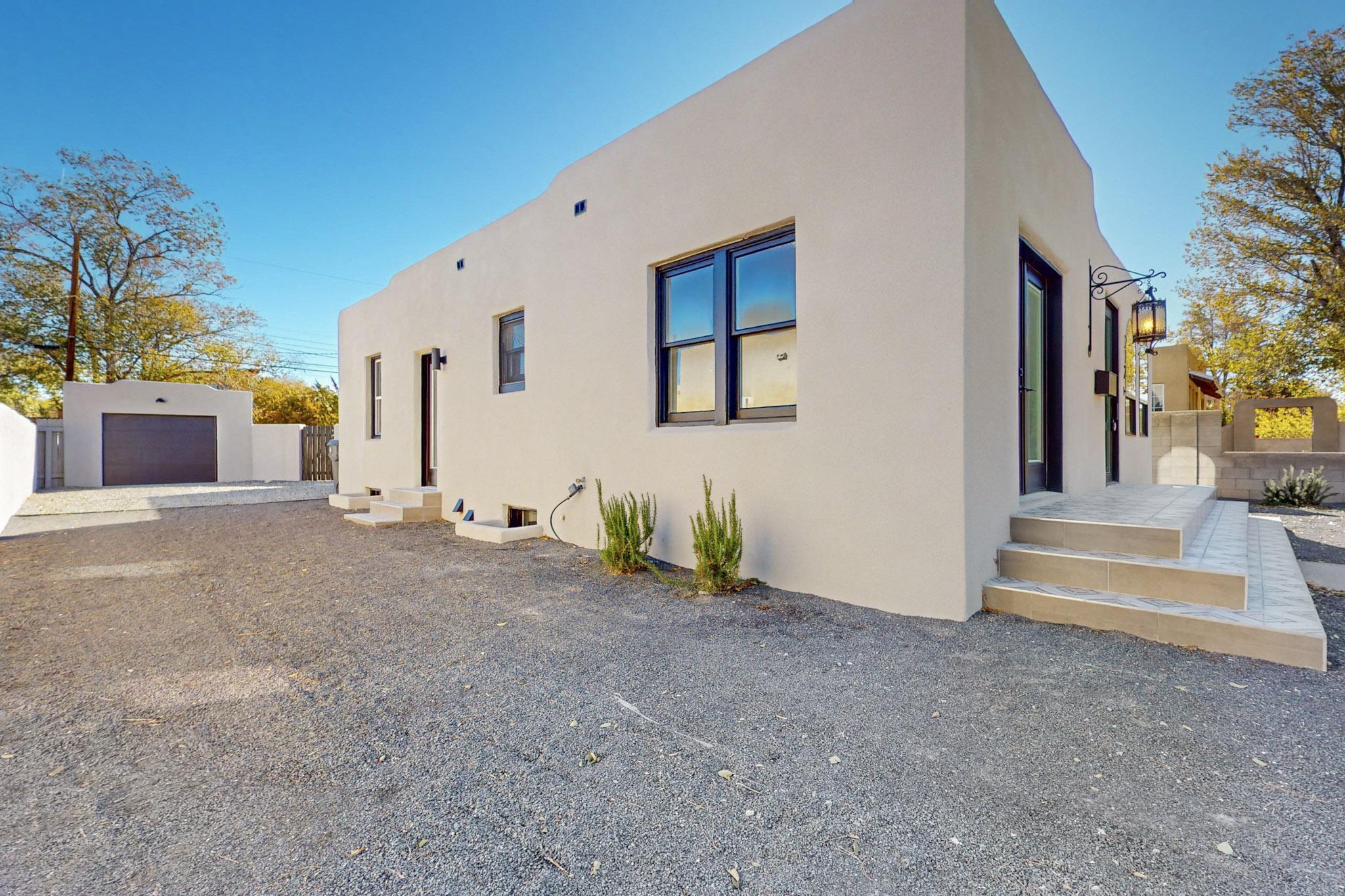 212 RICHMOND Drive SE