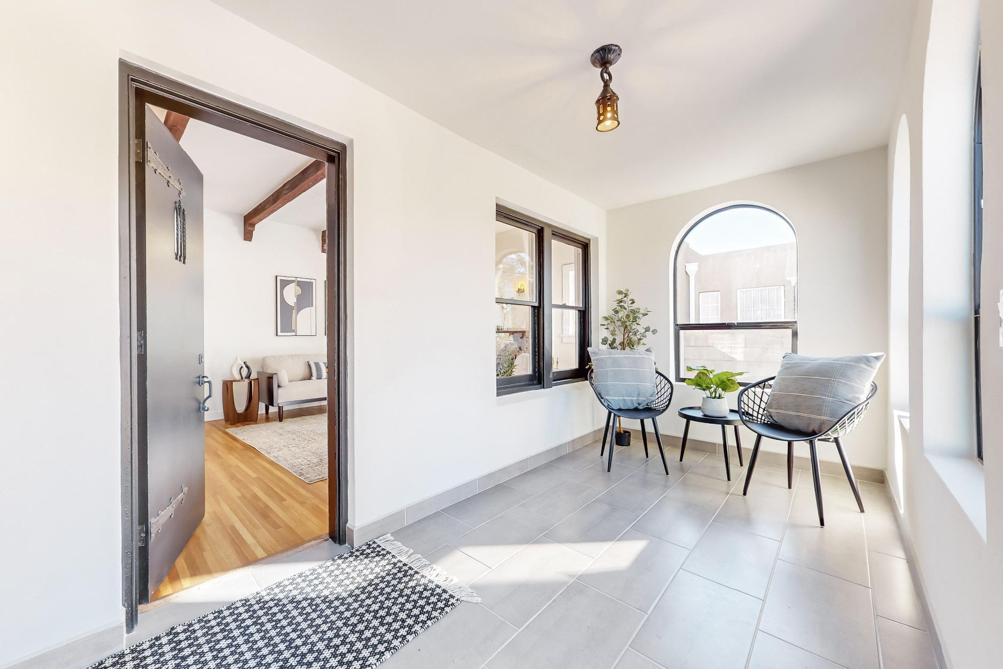 212 RICHMOND Drive SE