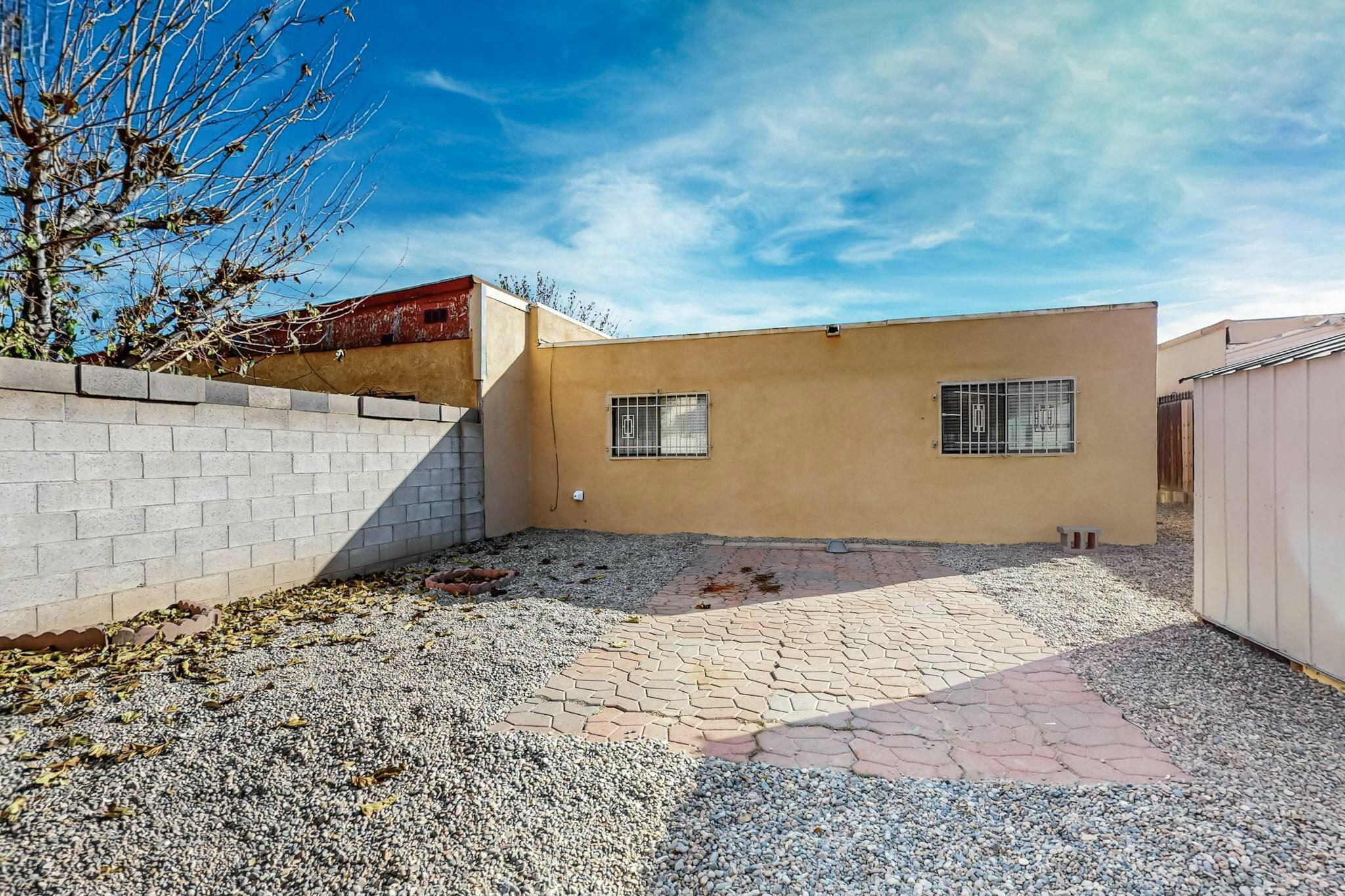 6819 IVY Place SW