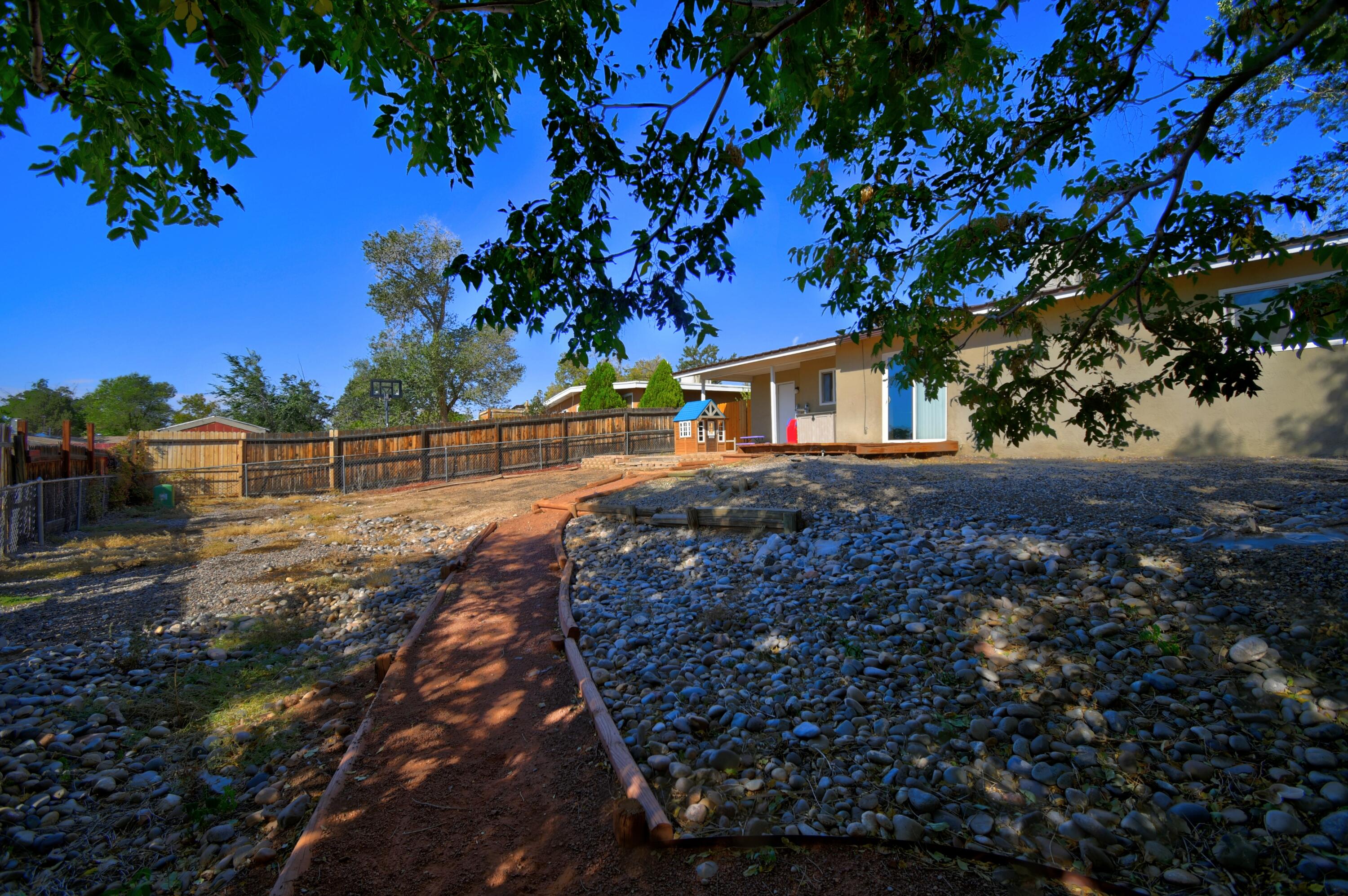 709 NAKOMIS Drive NE