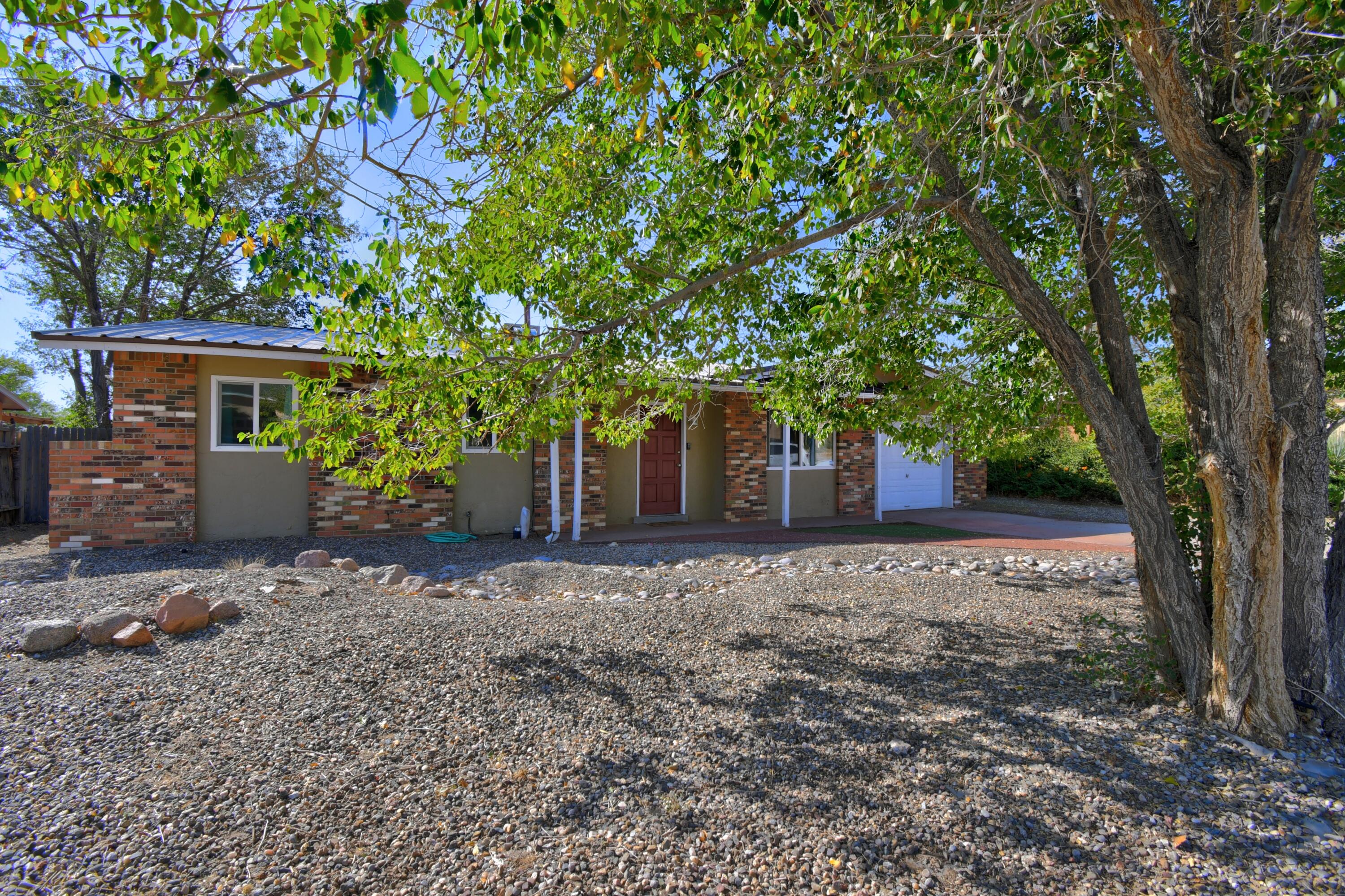 709 NAKOMIS Drive NE