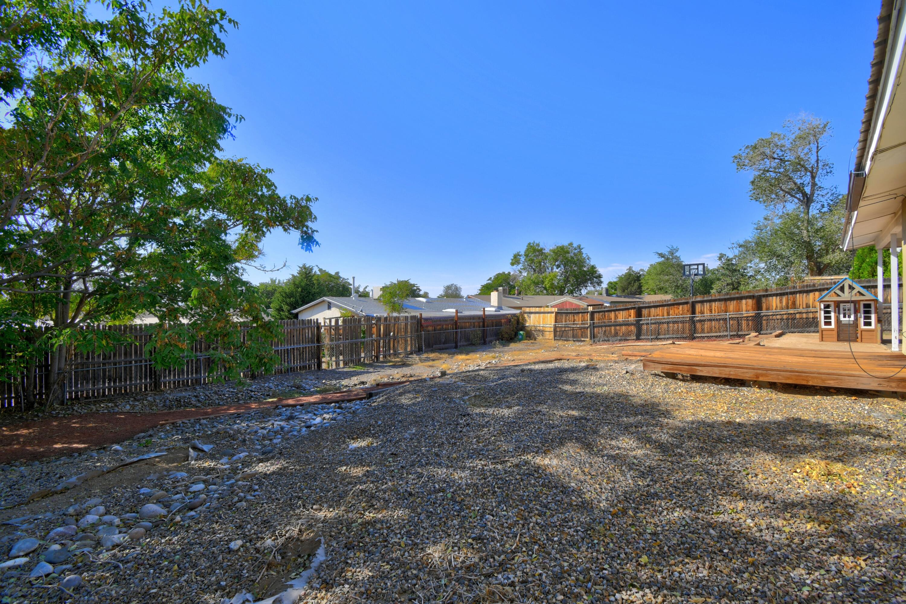 709 NAKOMIS Drive NE