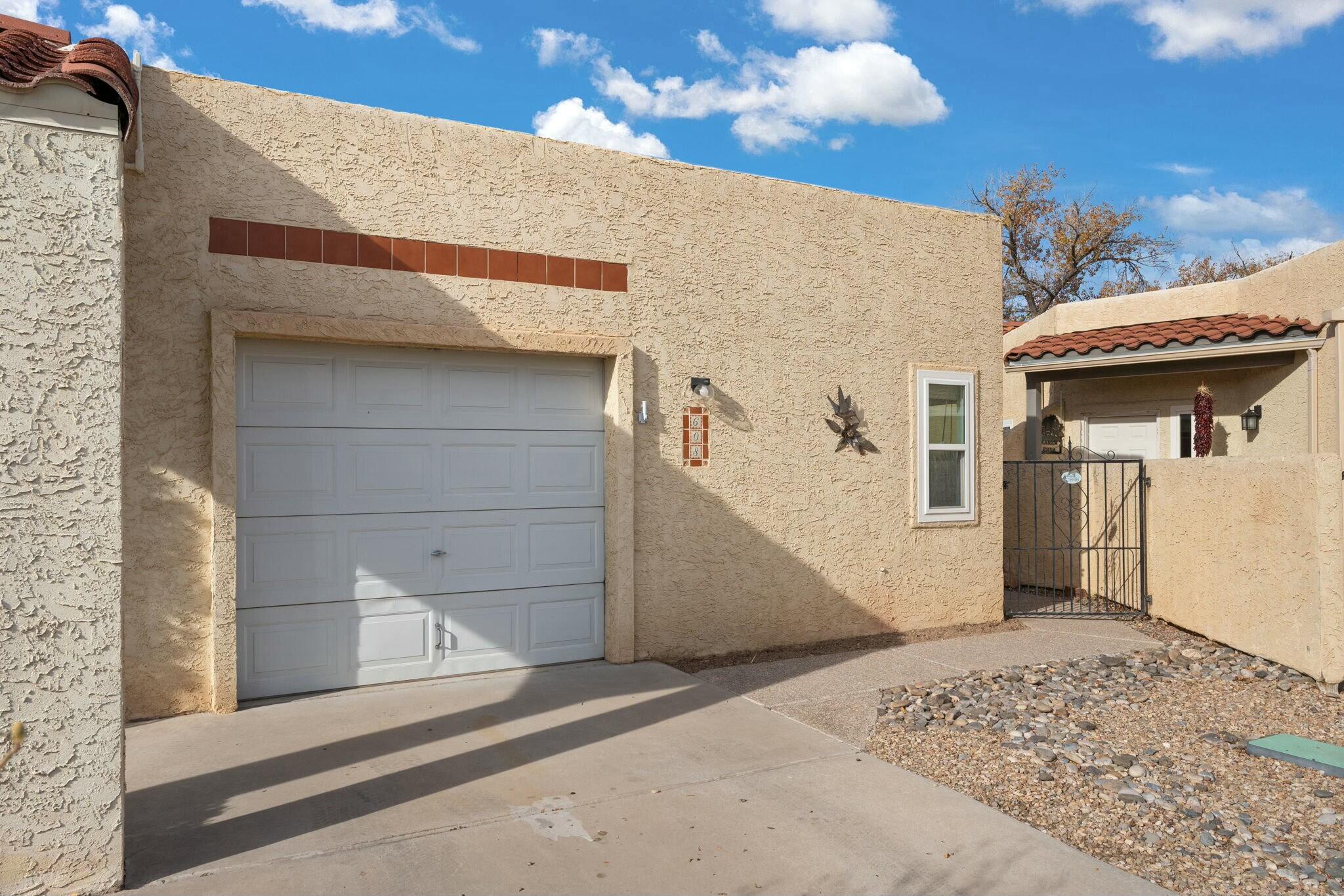 608 EASTLAKE Drive SE
