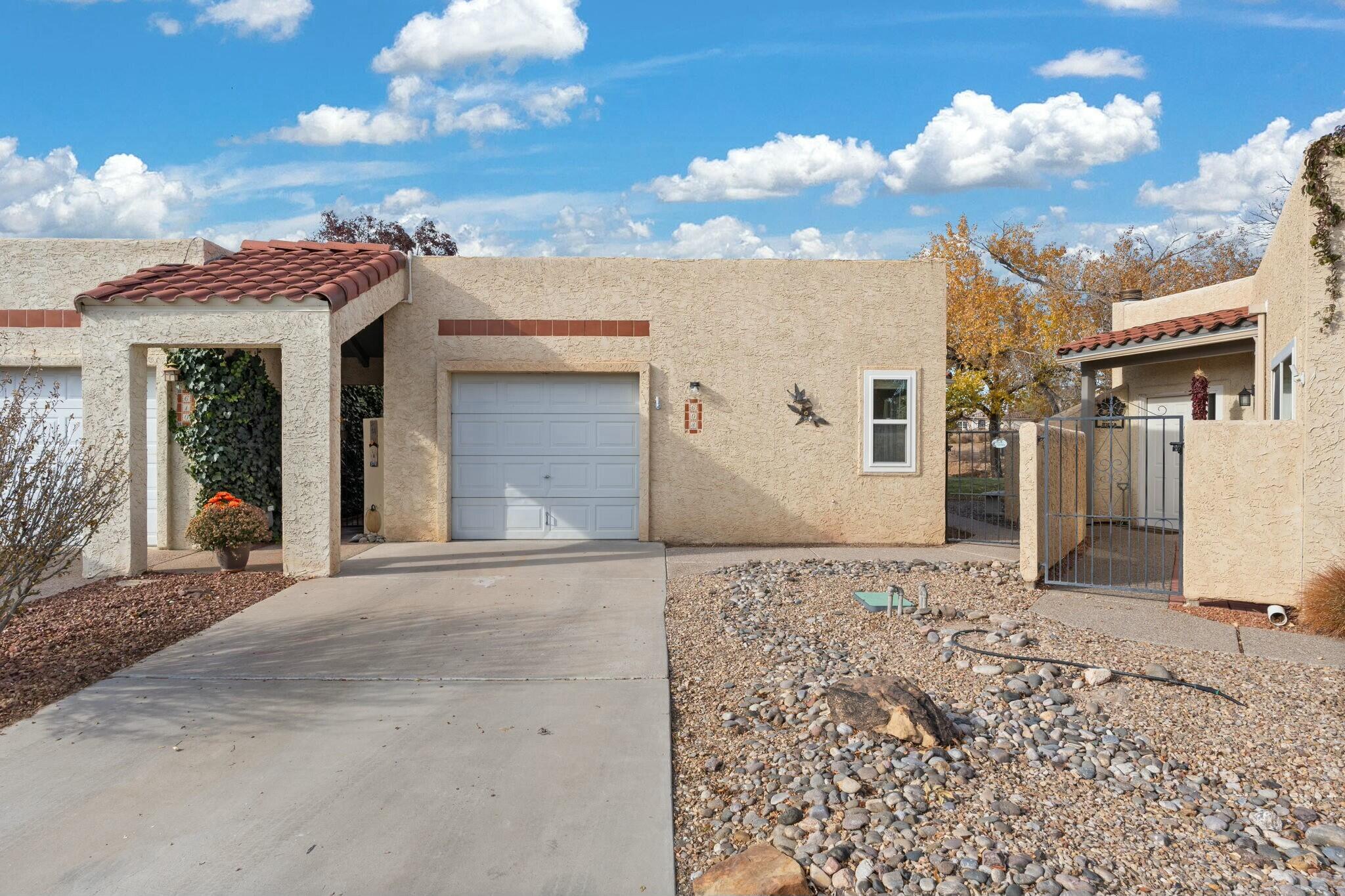 608 EASTLAKE Drive SE