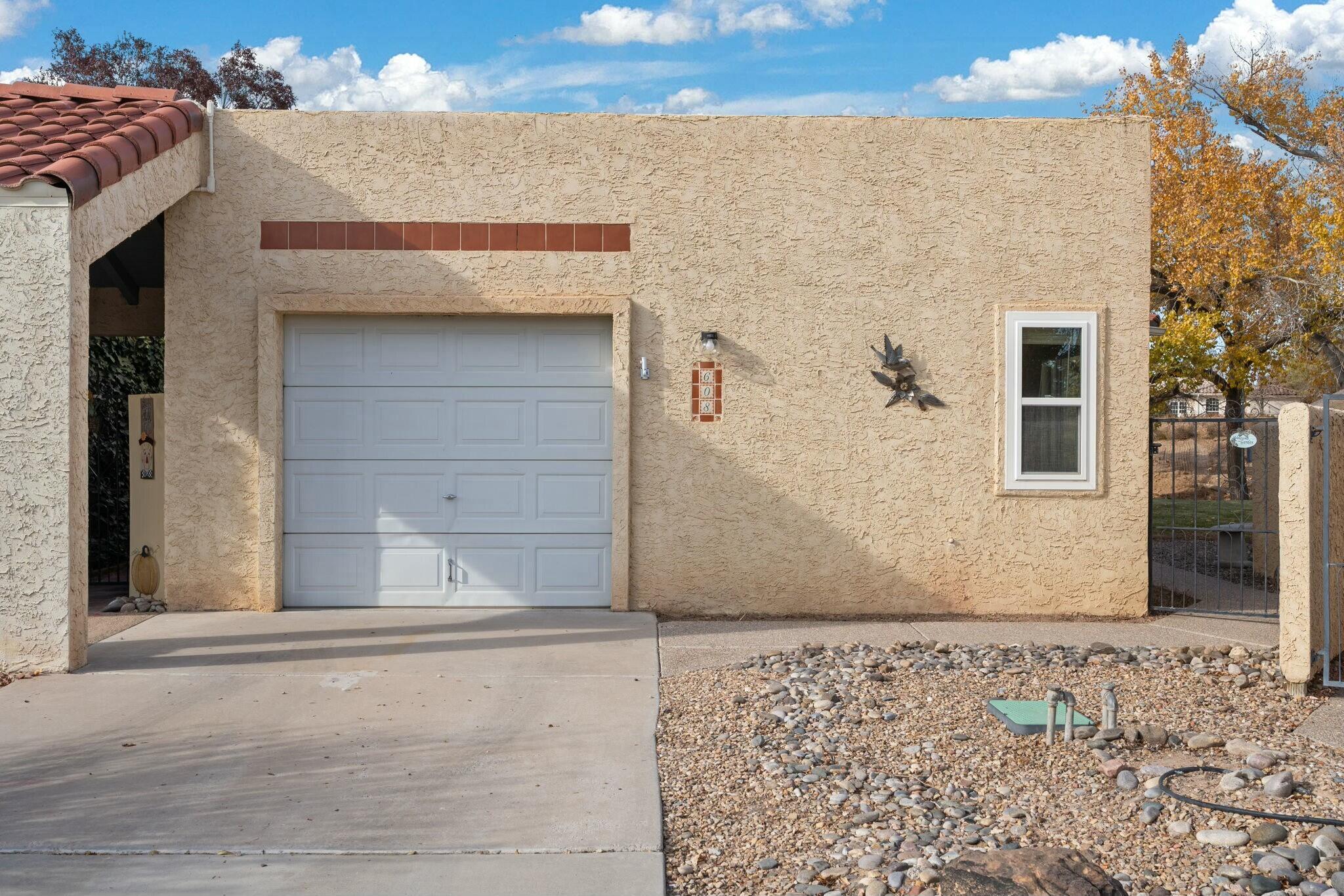 608 EASTLAKE Drive SE