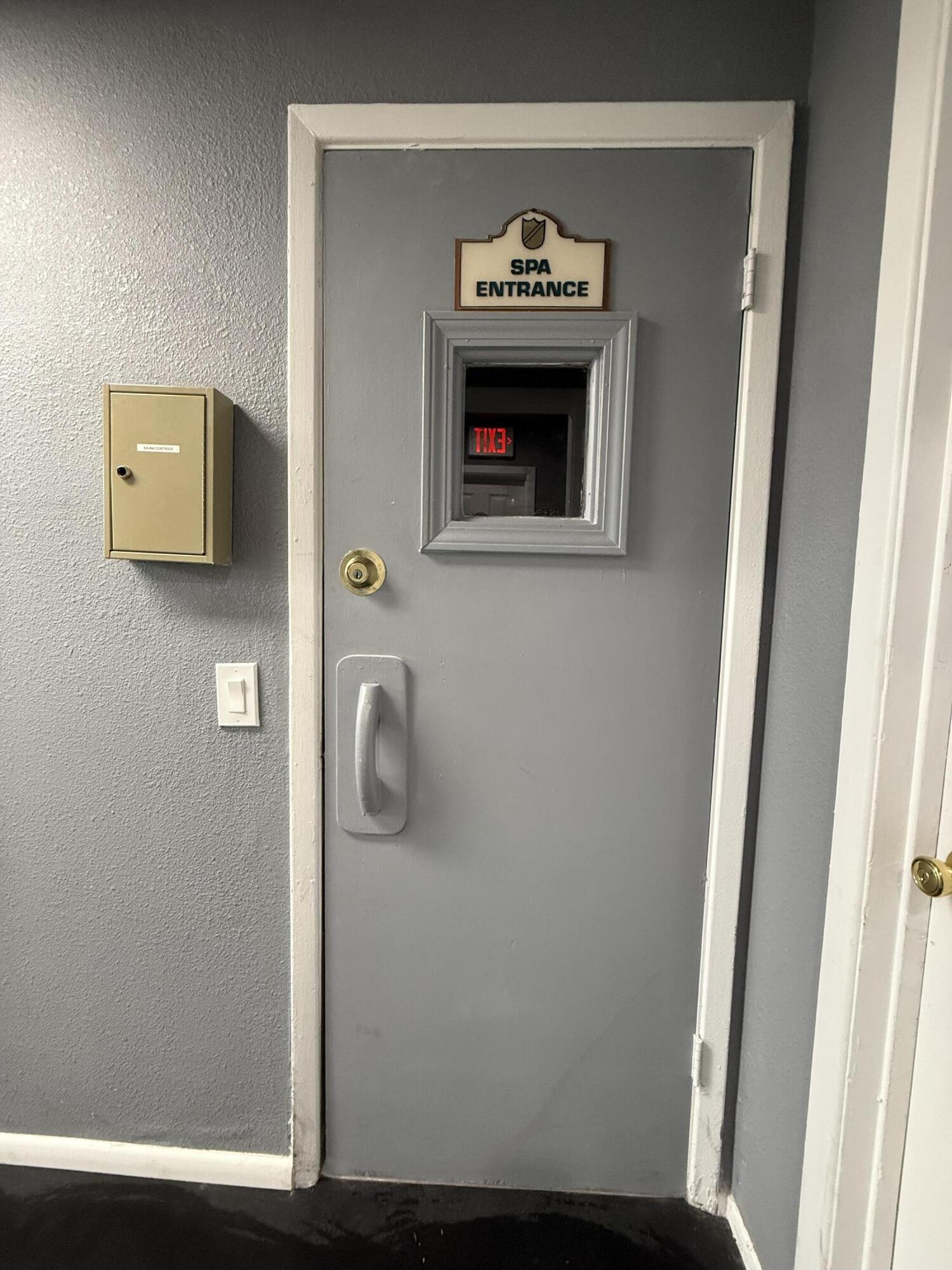 3861 MONTGOMERY Boulevard NE 1401