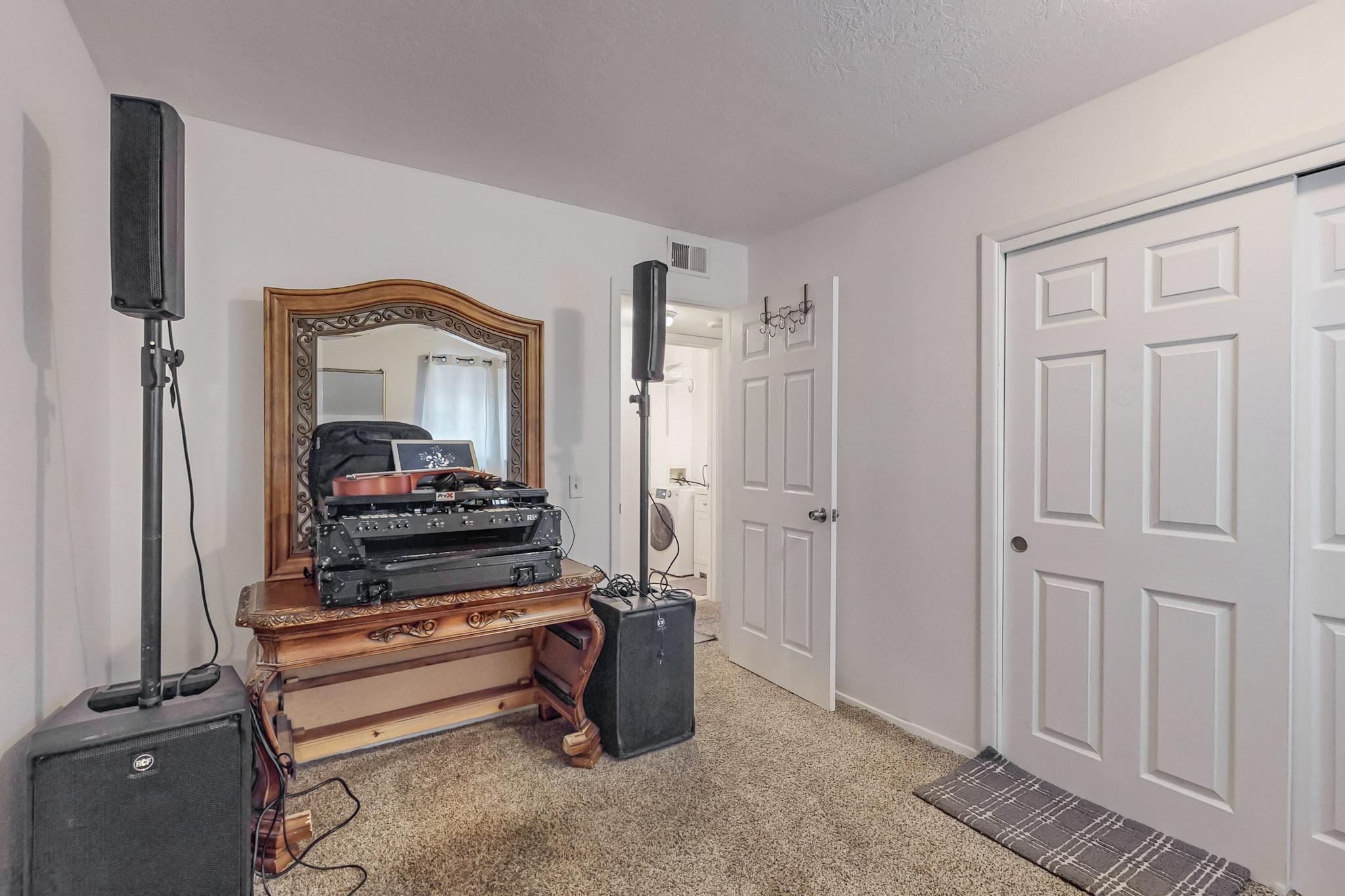 3861 MONTGOMERY Boulevard NE 1401