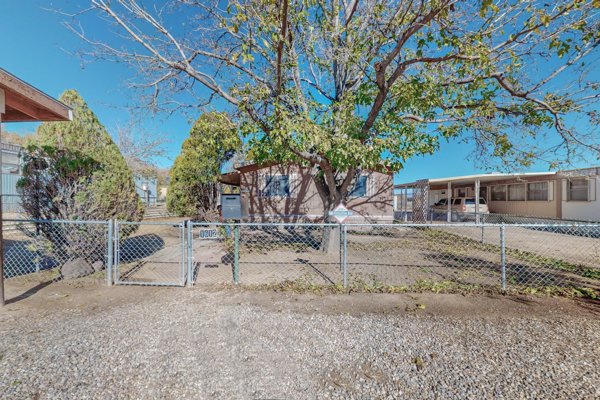1612 W HANSEN Avenue