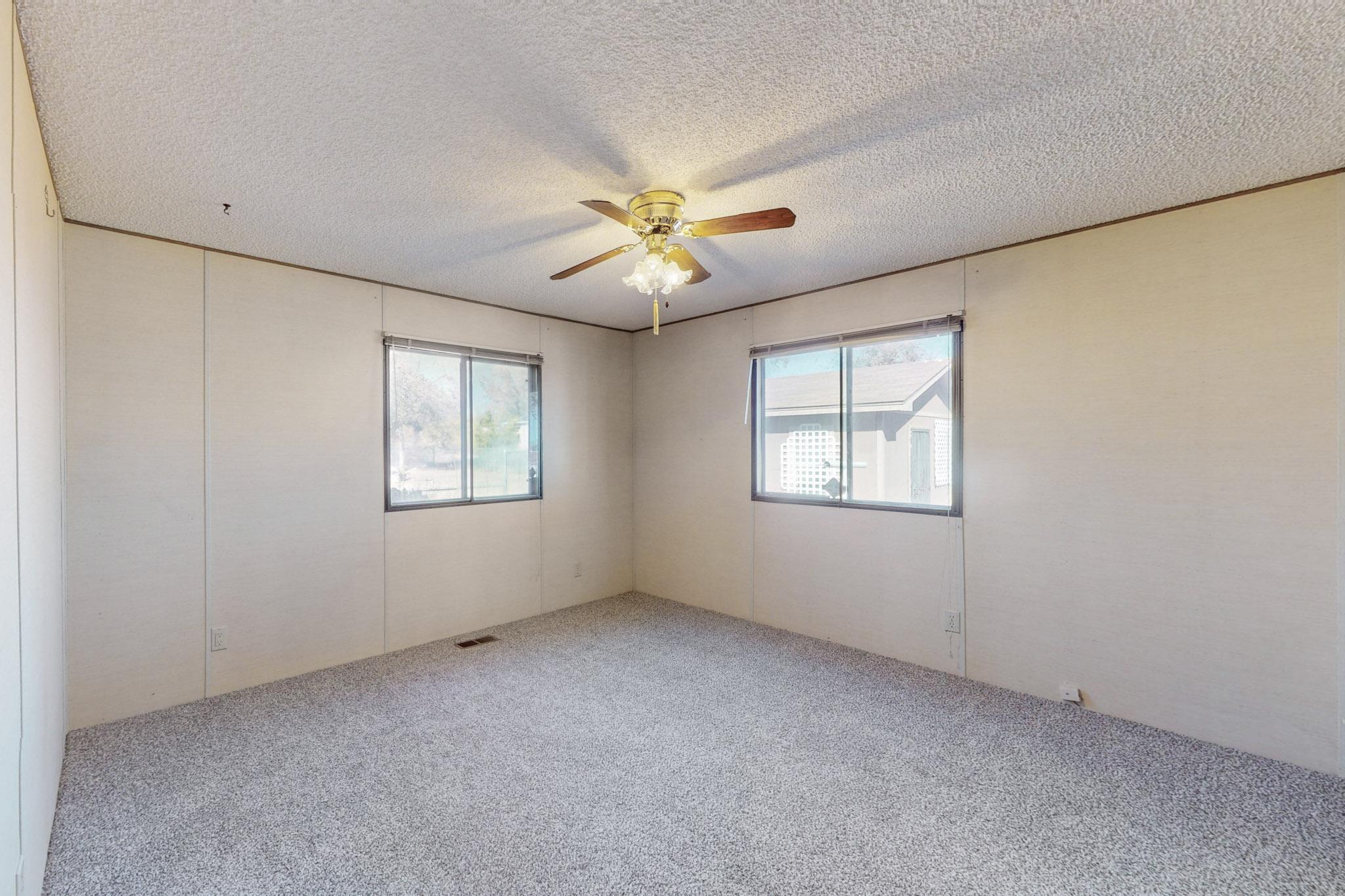 1612 W HANSEN Avenue