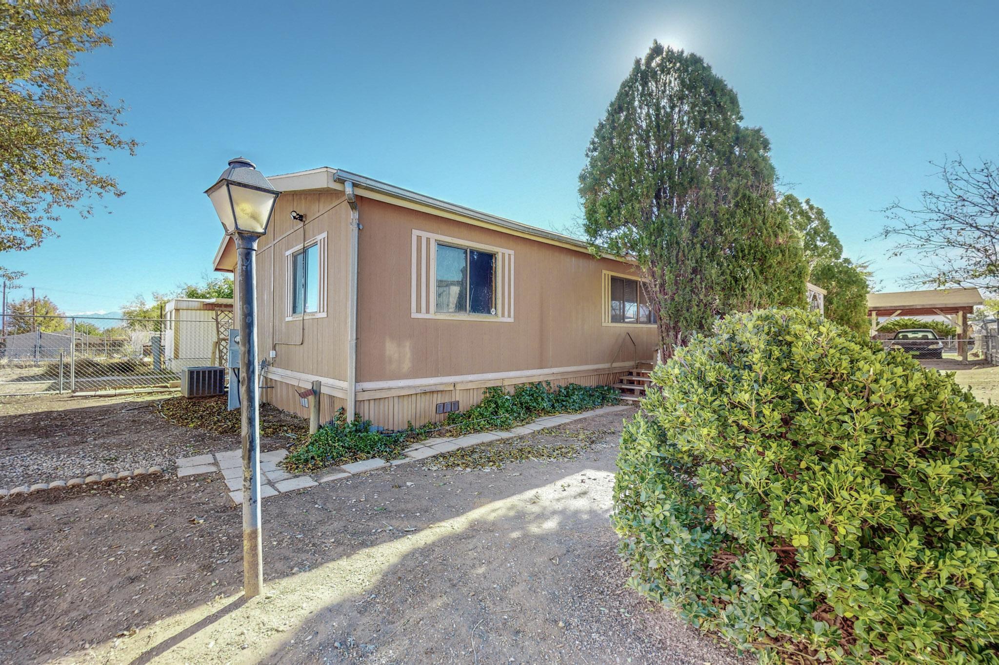 1612 W HANSEN Avenue