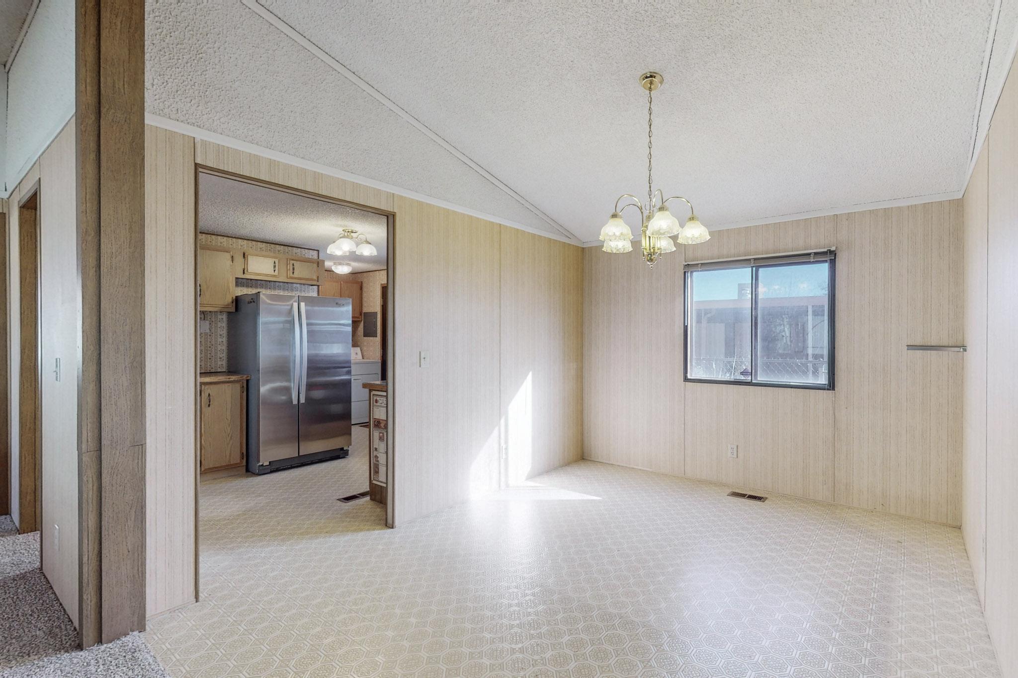 1612 W HANSEN Avenue