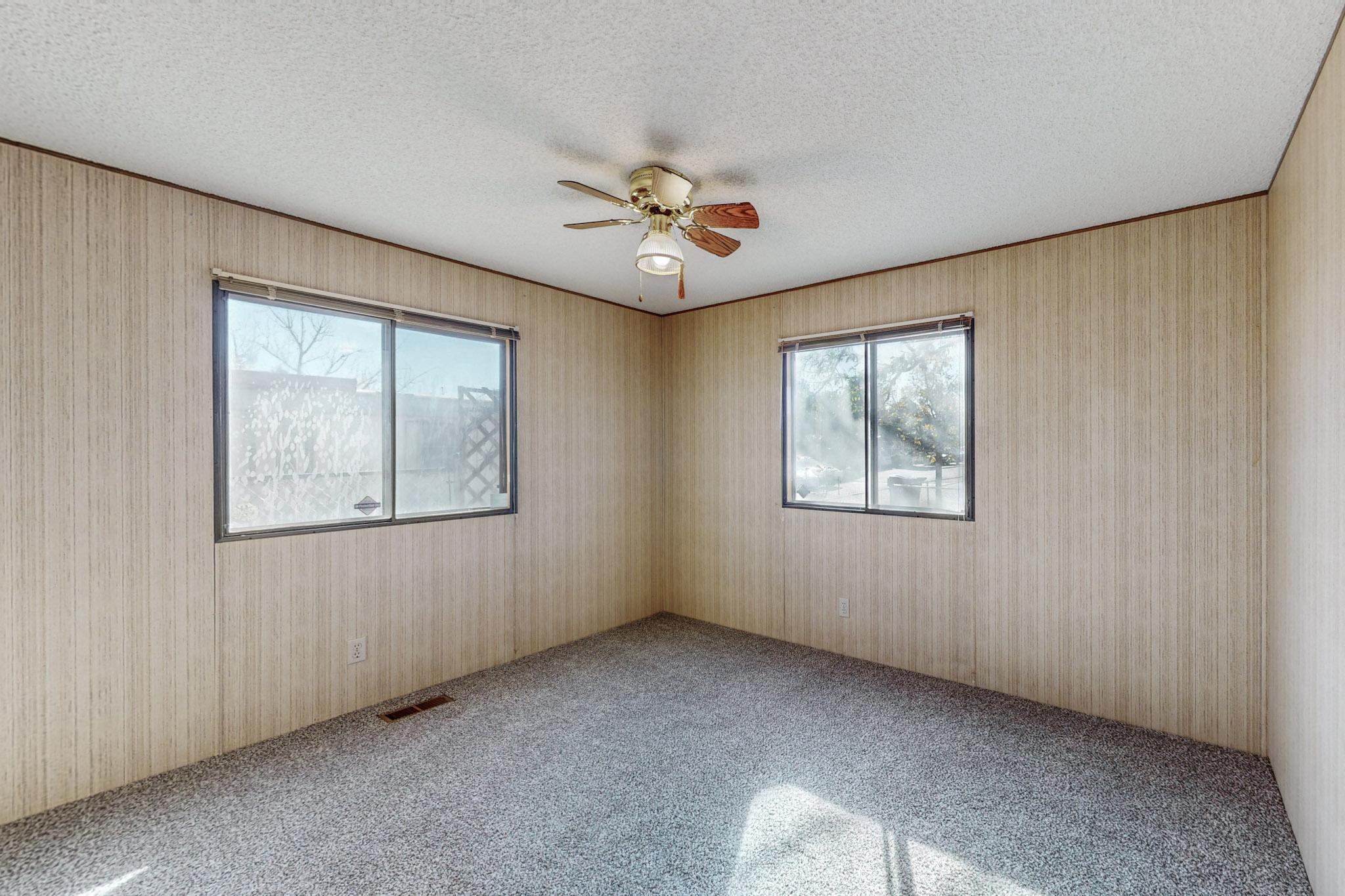 1612 W HANSEN Avenue