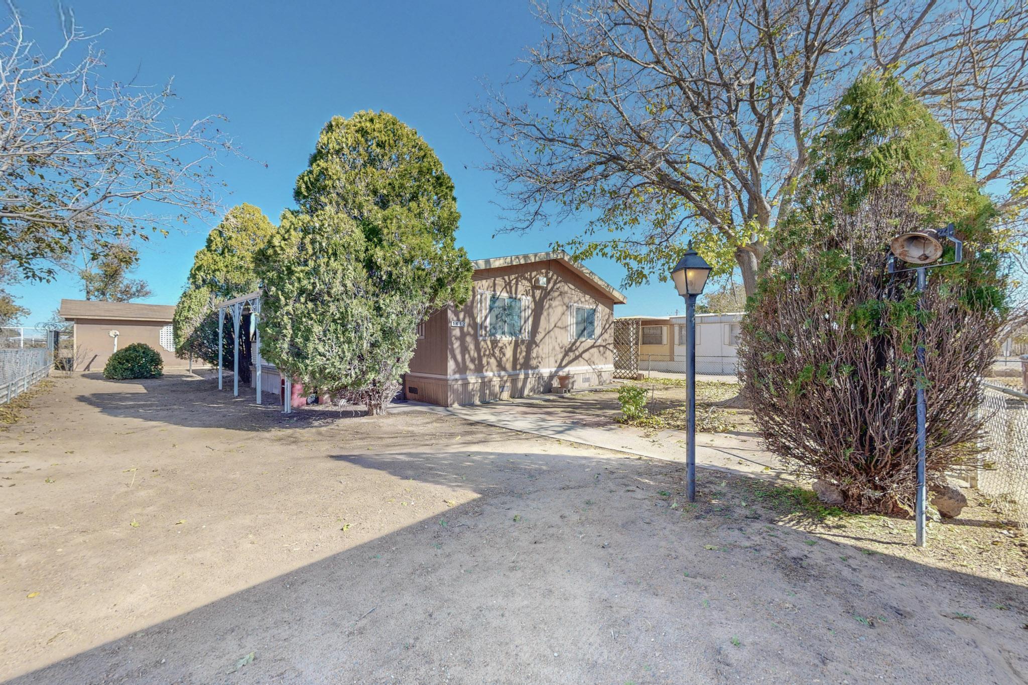 1612 W HANSEN Avenue