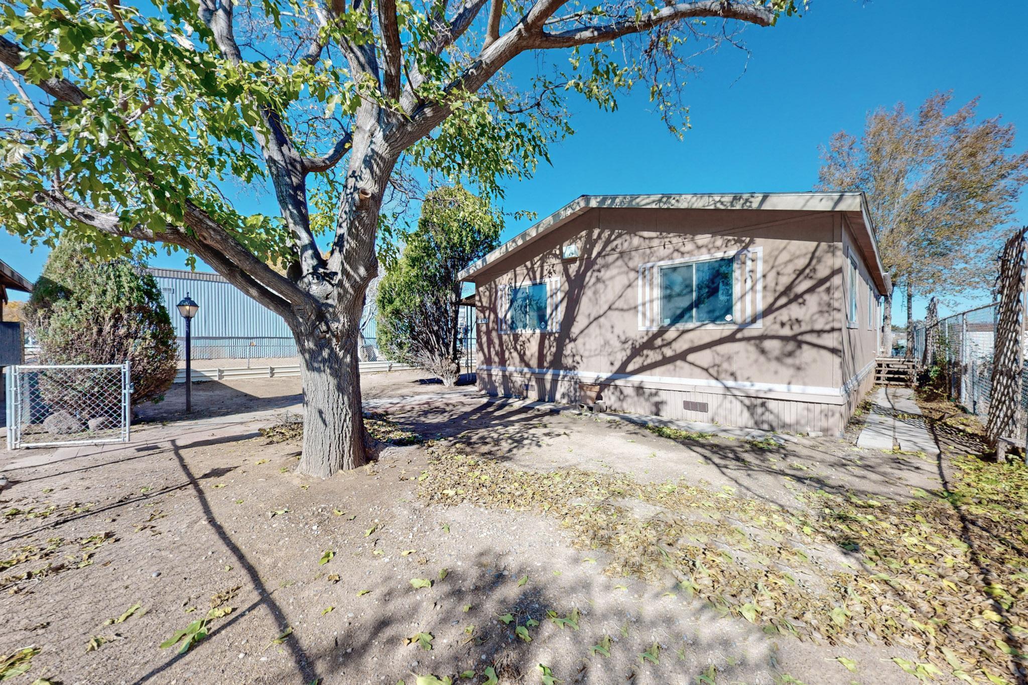 1612 W HANSEN Avenue