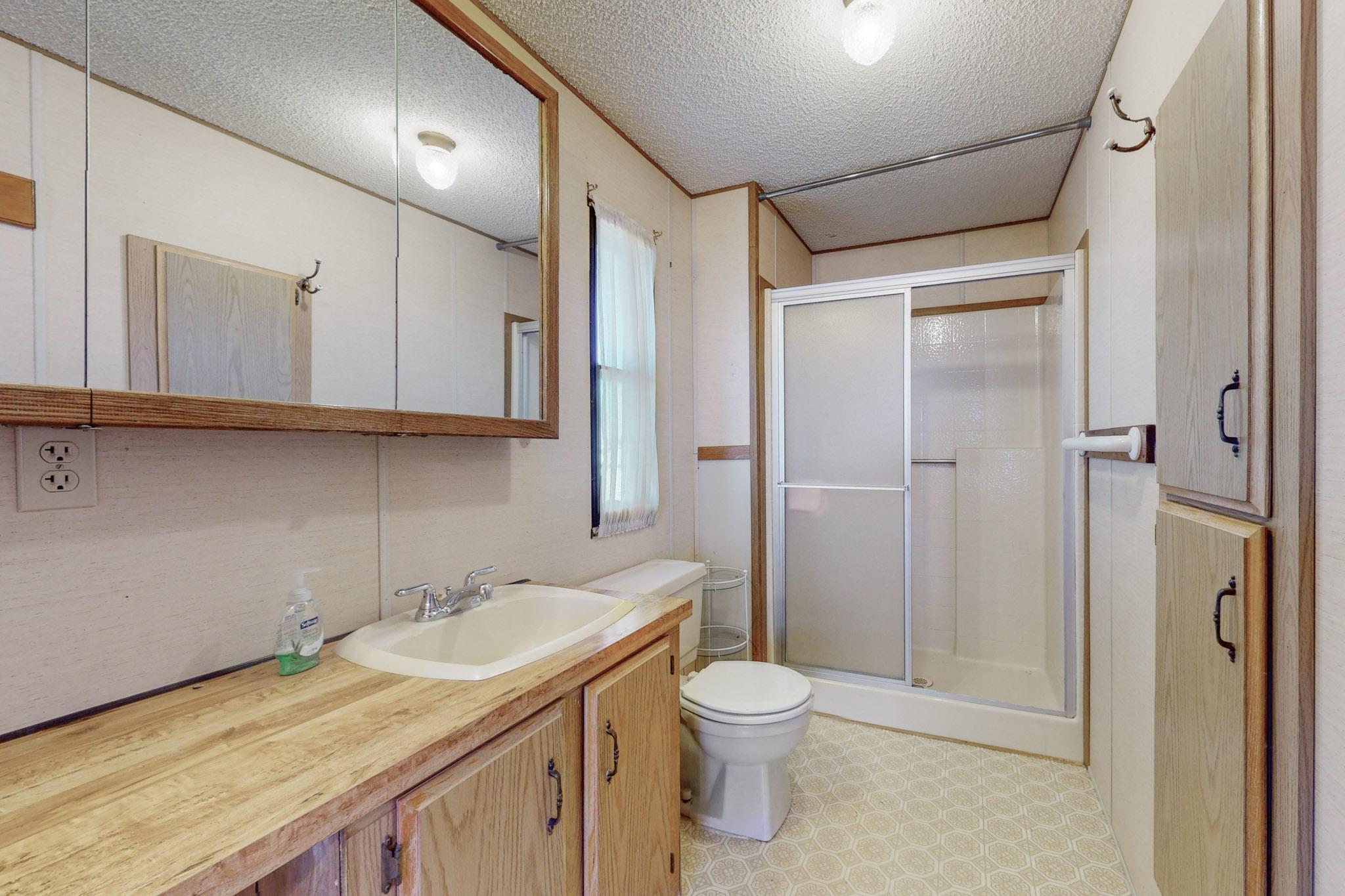 1612 W HANSEN Avenue