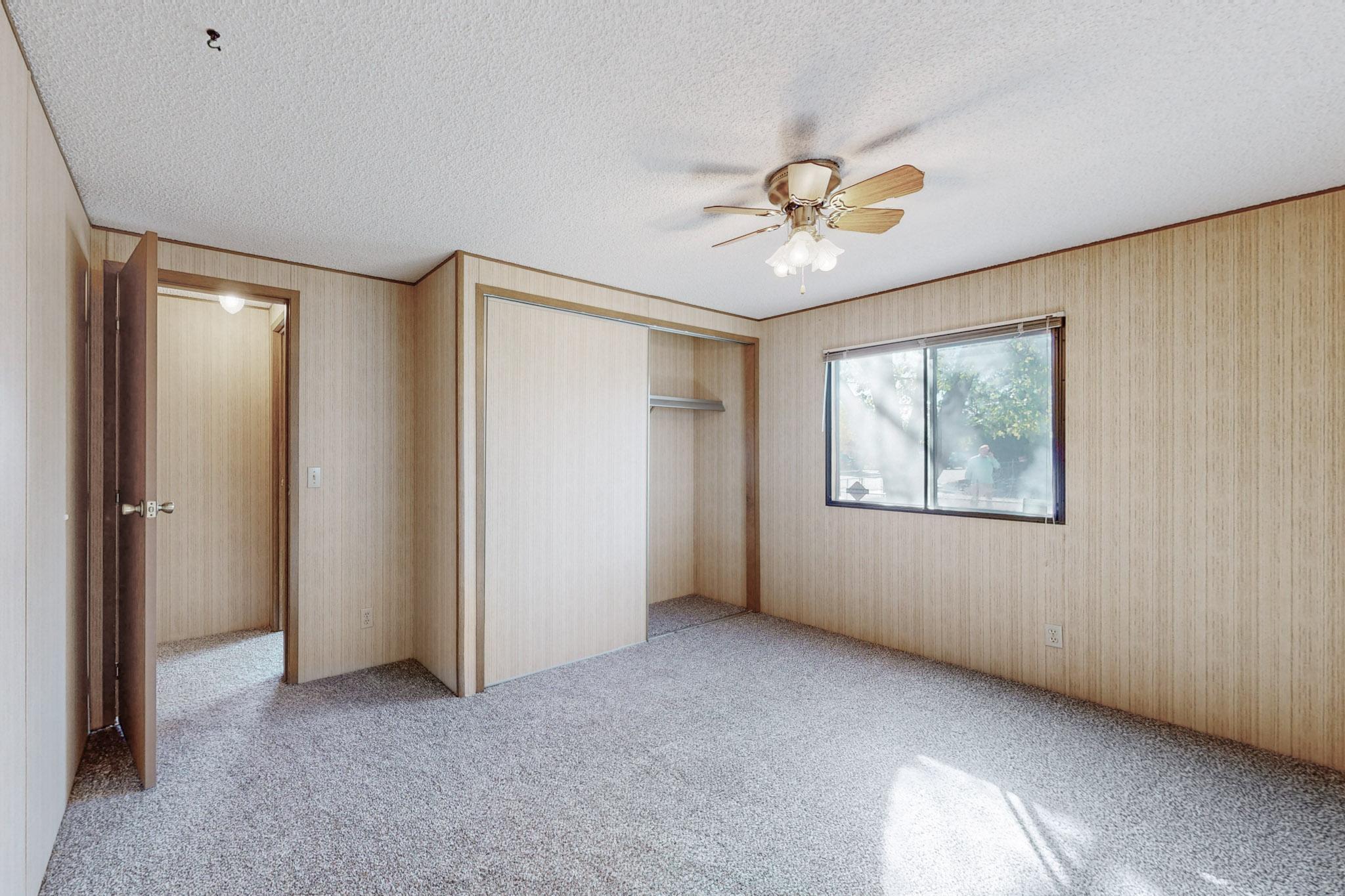 1612 W HANSEN Avenue