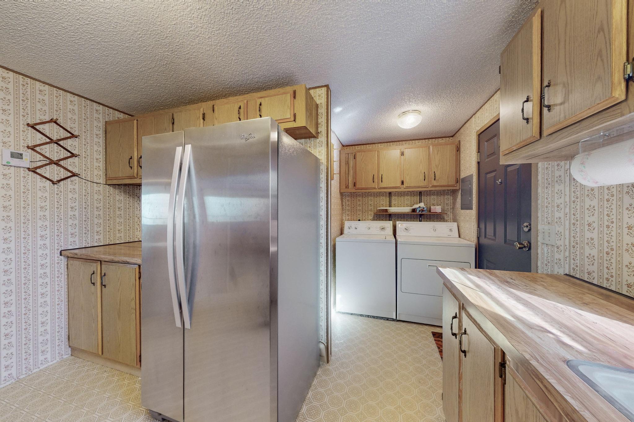 1612 W HANSEN Avenue