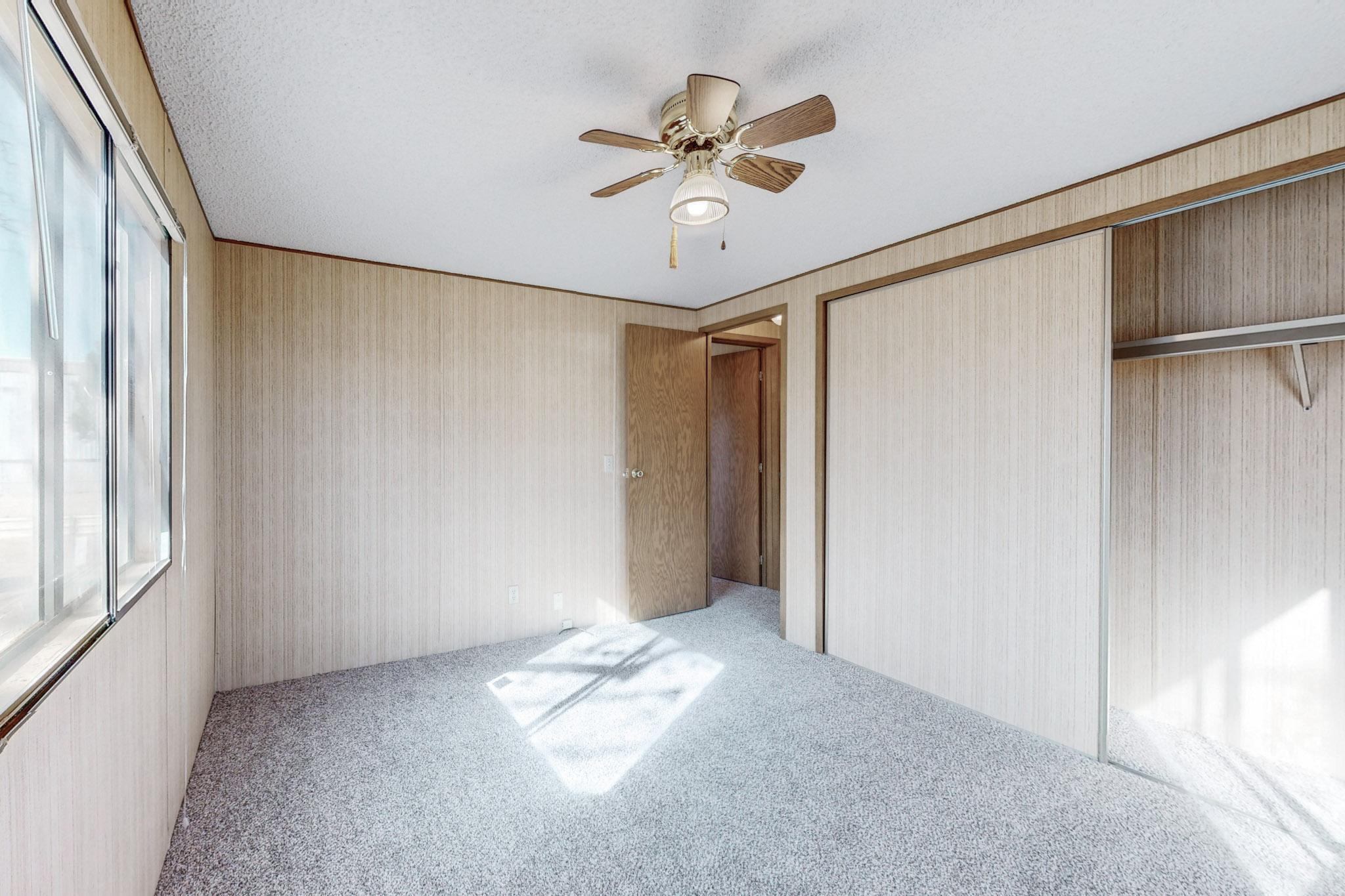 1612 W HANSEN Avenue