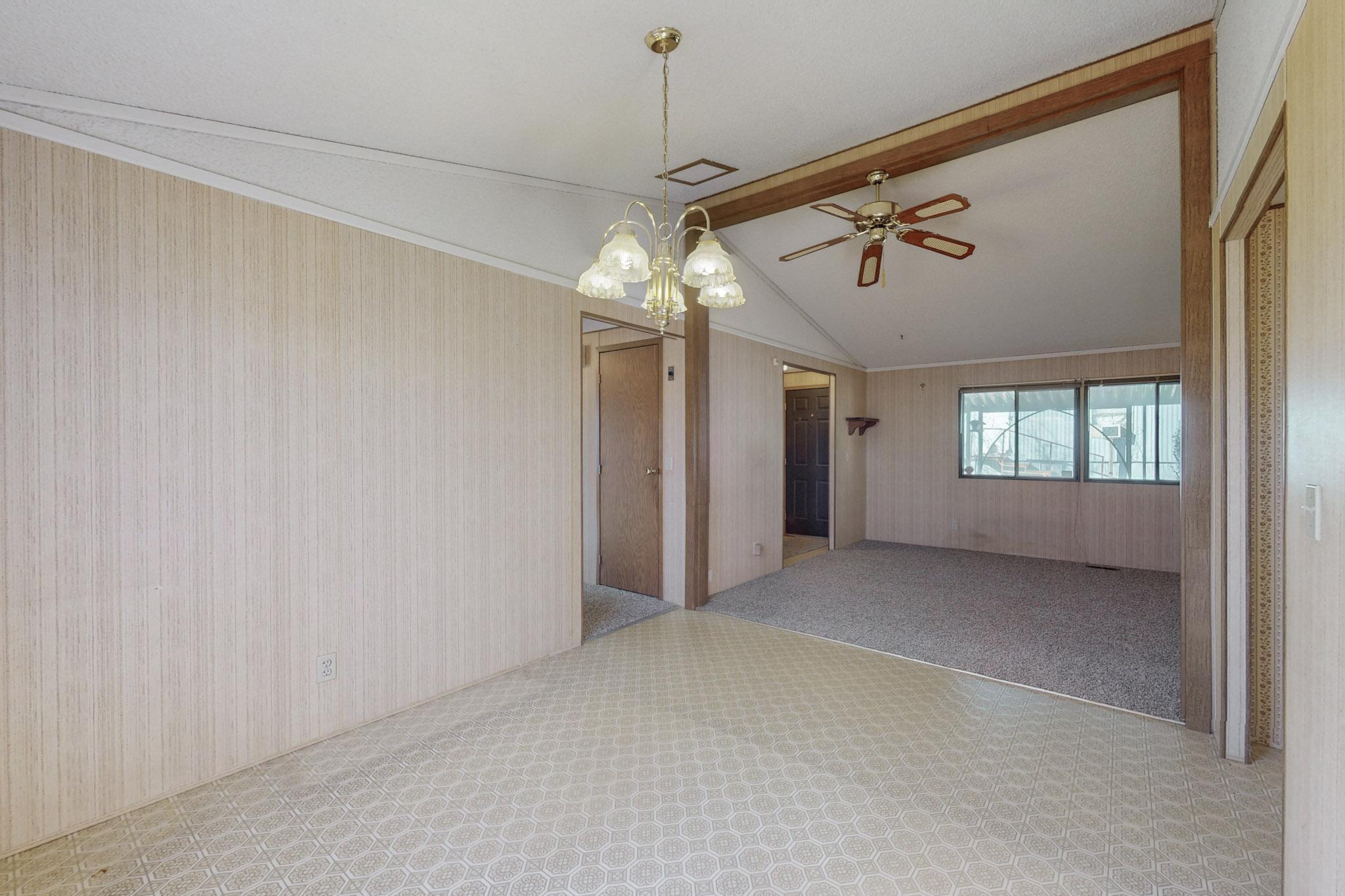 1612 W HANSEN Avenue