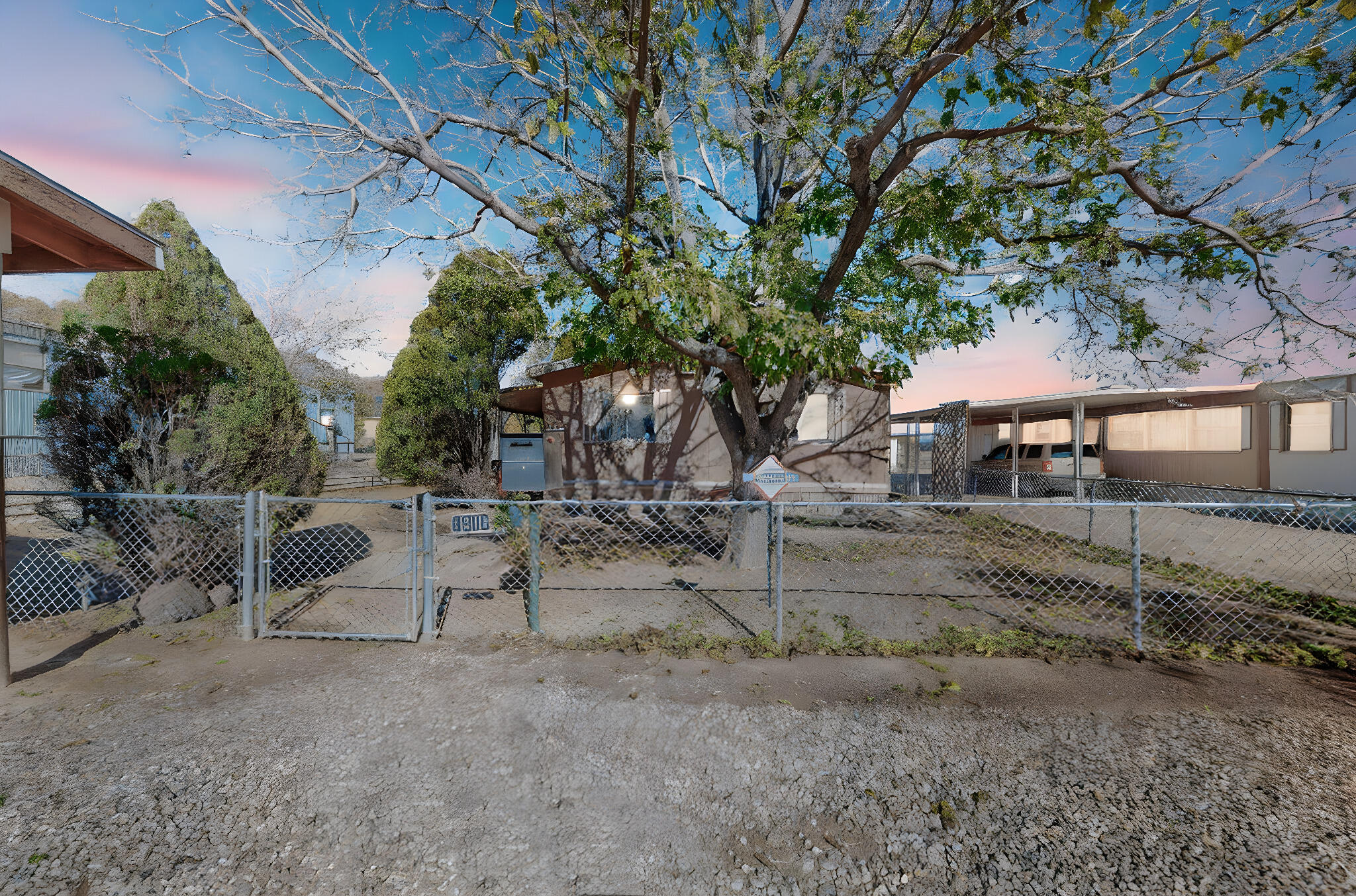 1612 W HANSEN Avenue