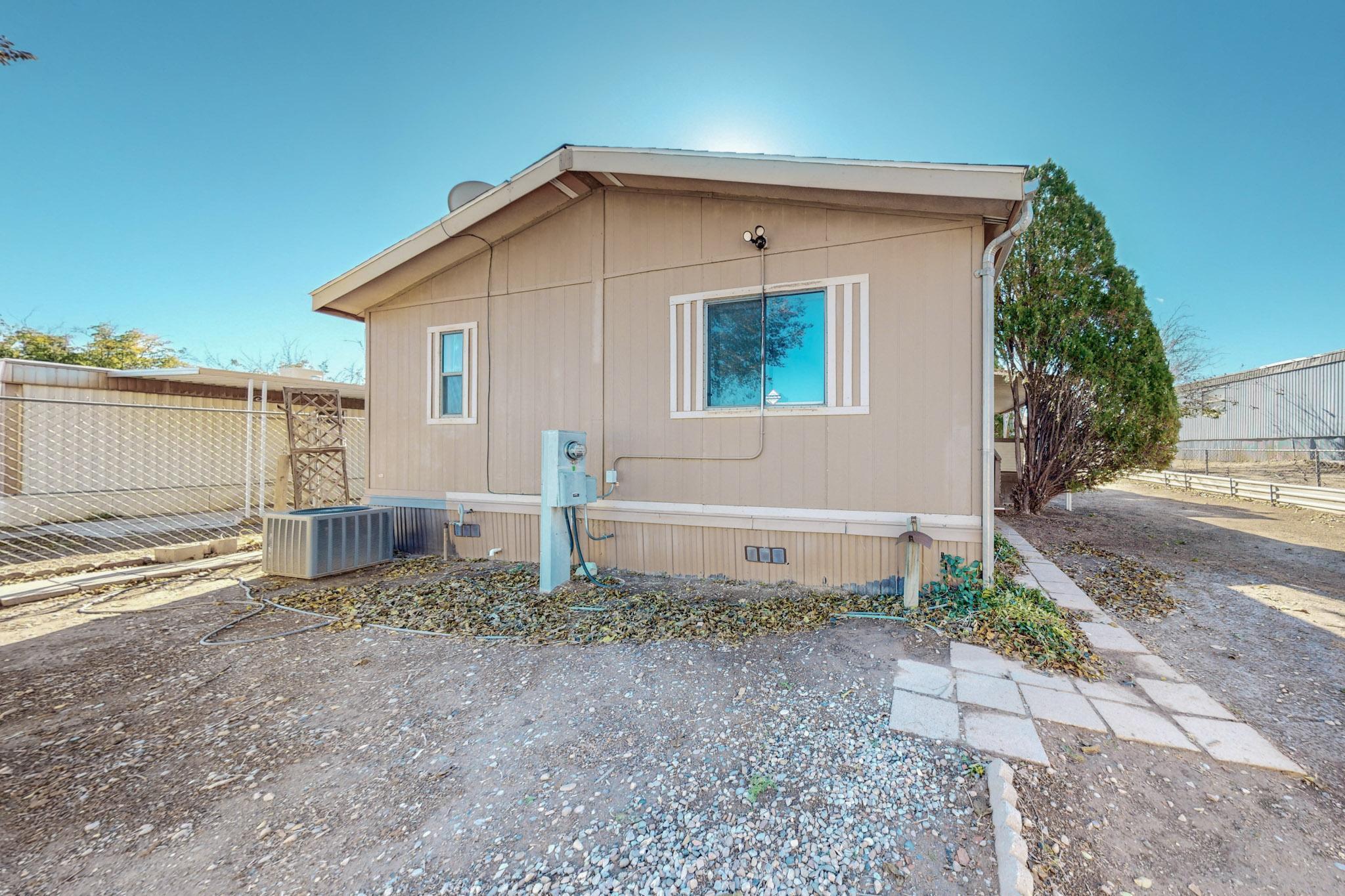 1612 W HANSEN Avenue