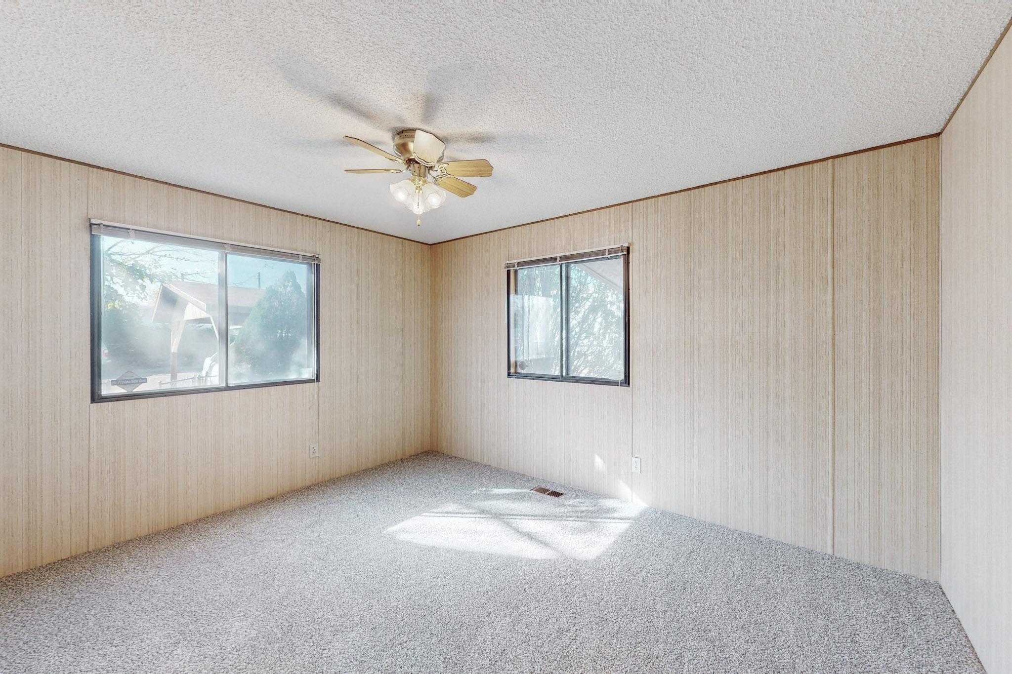 1612 W HANSEN Avenue