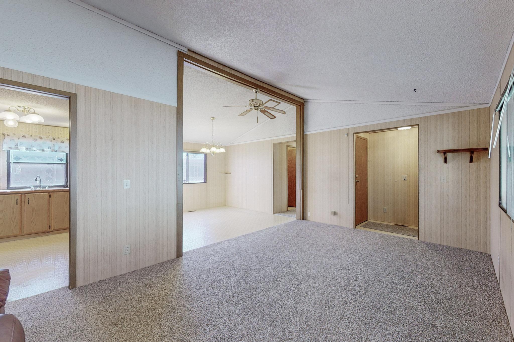 1612 W HANSEN Avenue