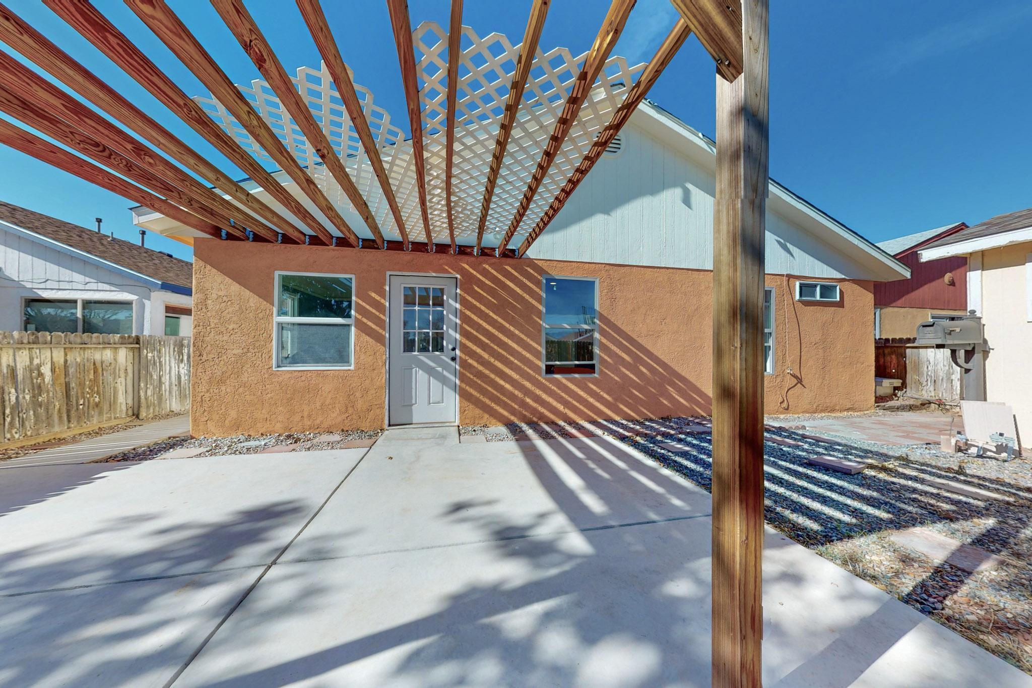 3300 RUNNING BIRD Place NW