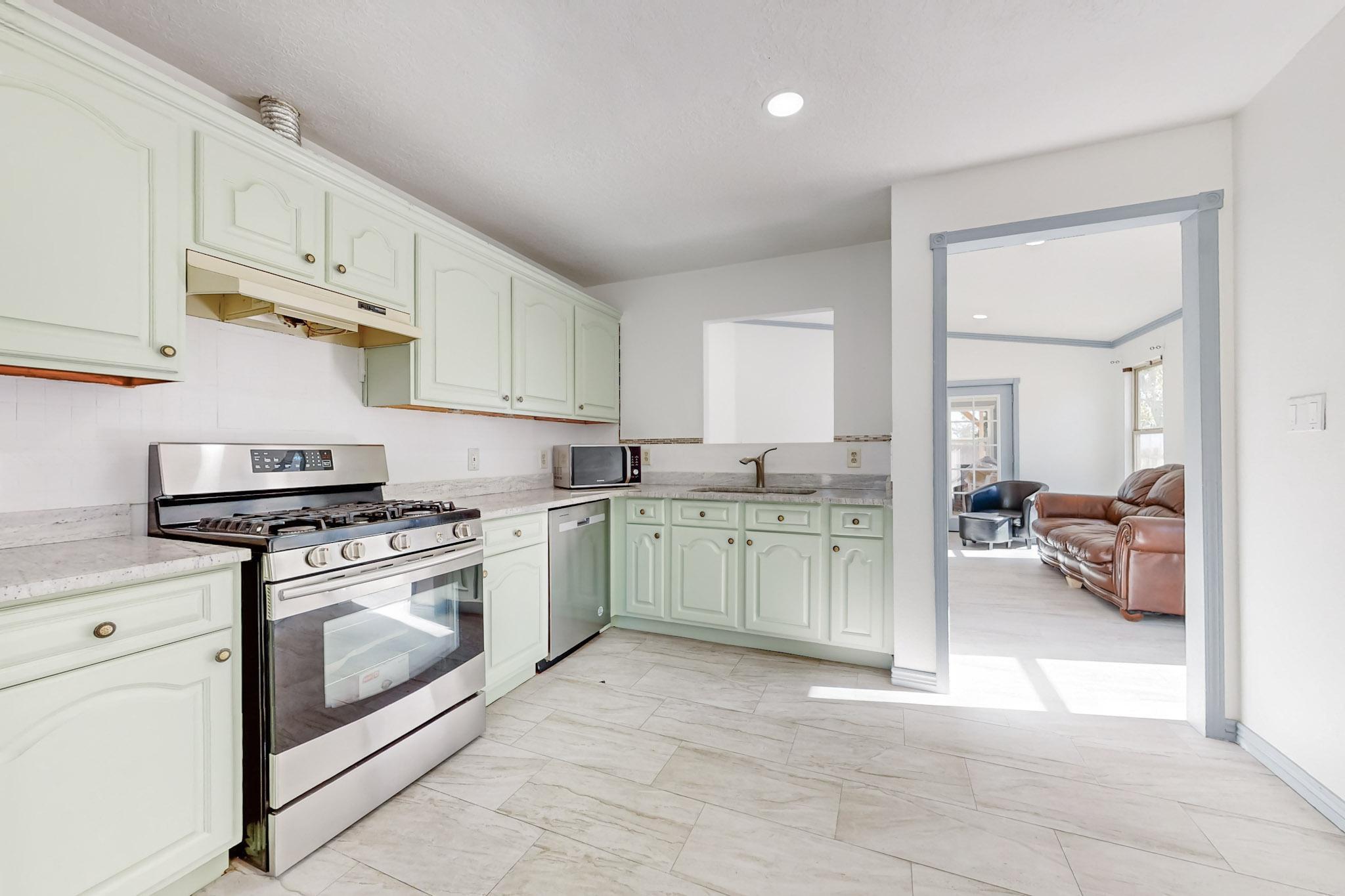 3300 RUNNING BIRD Place NW