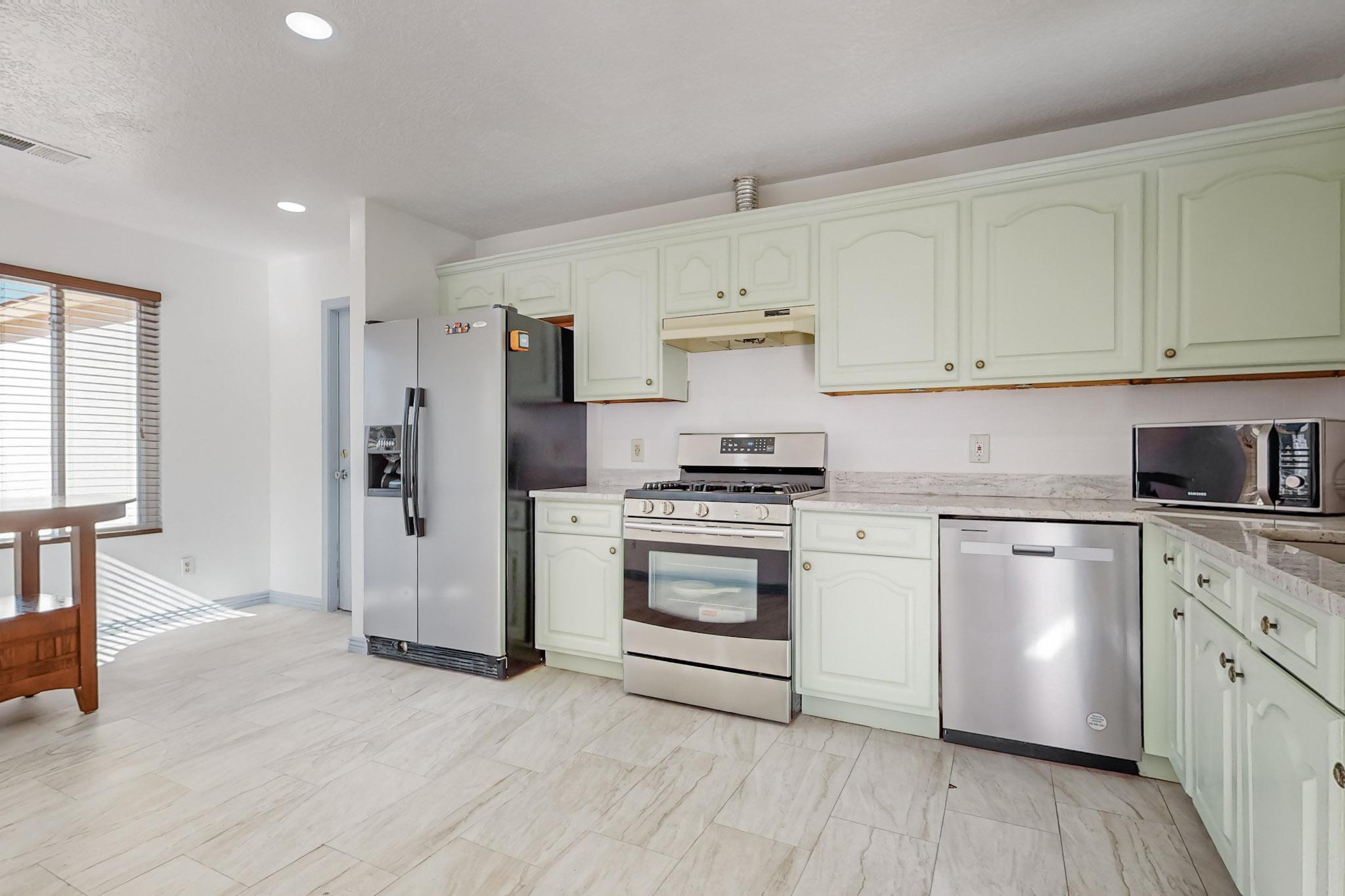 3300 RUNNING BIRD Place NW