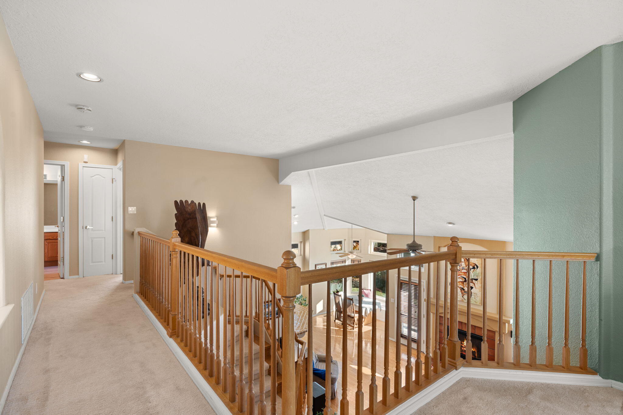 1402 CANYON HILLS Drive NE