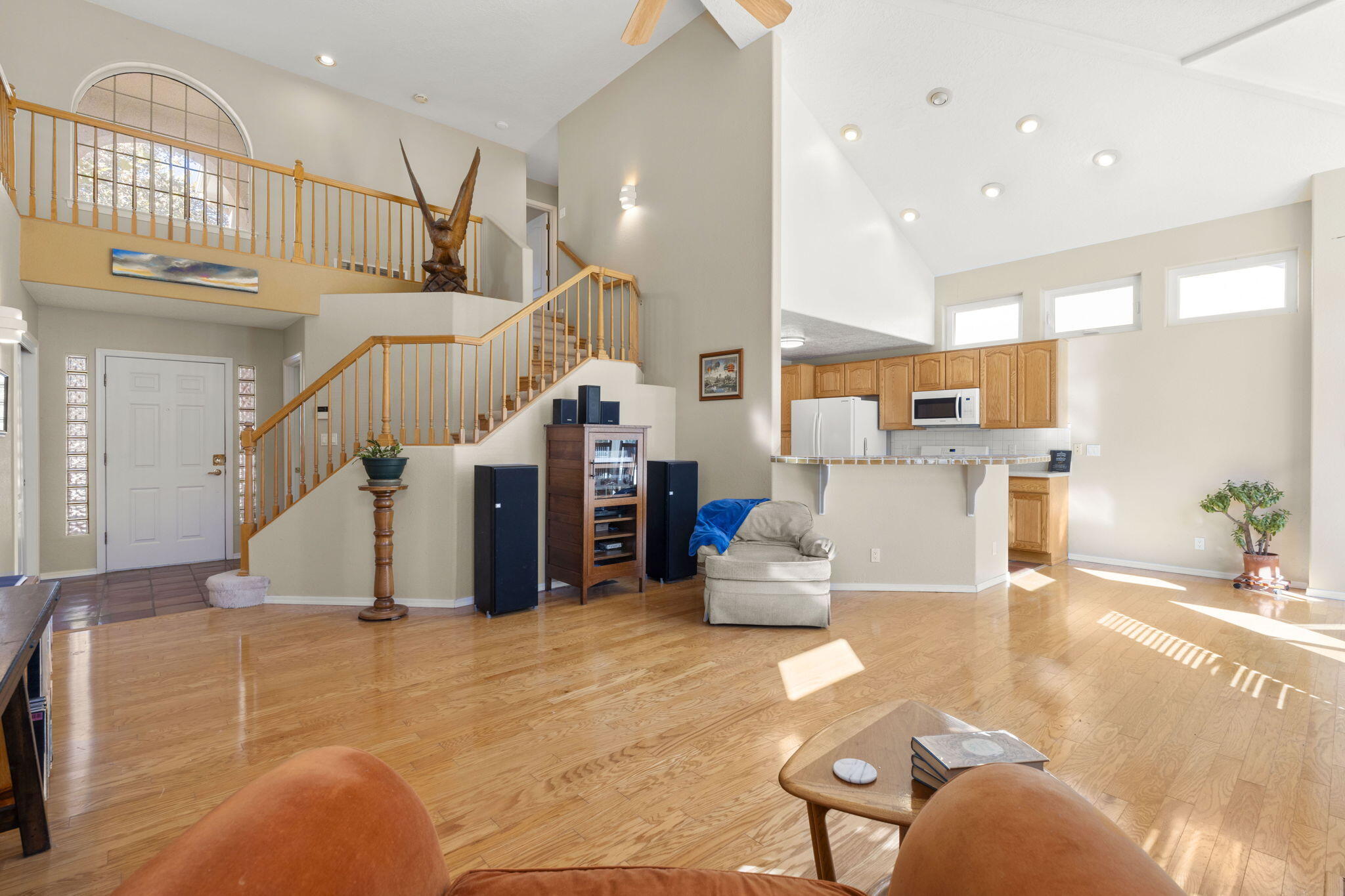 1402 CANYON HILLS Drive NE