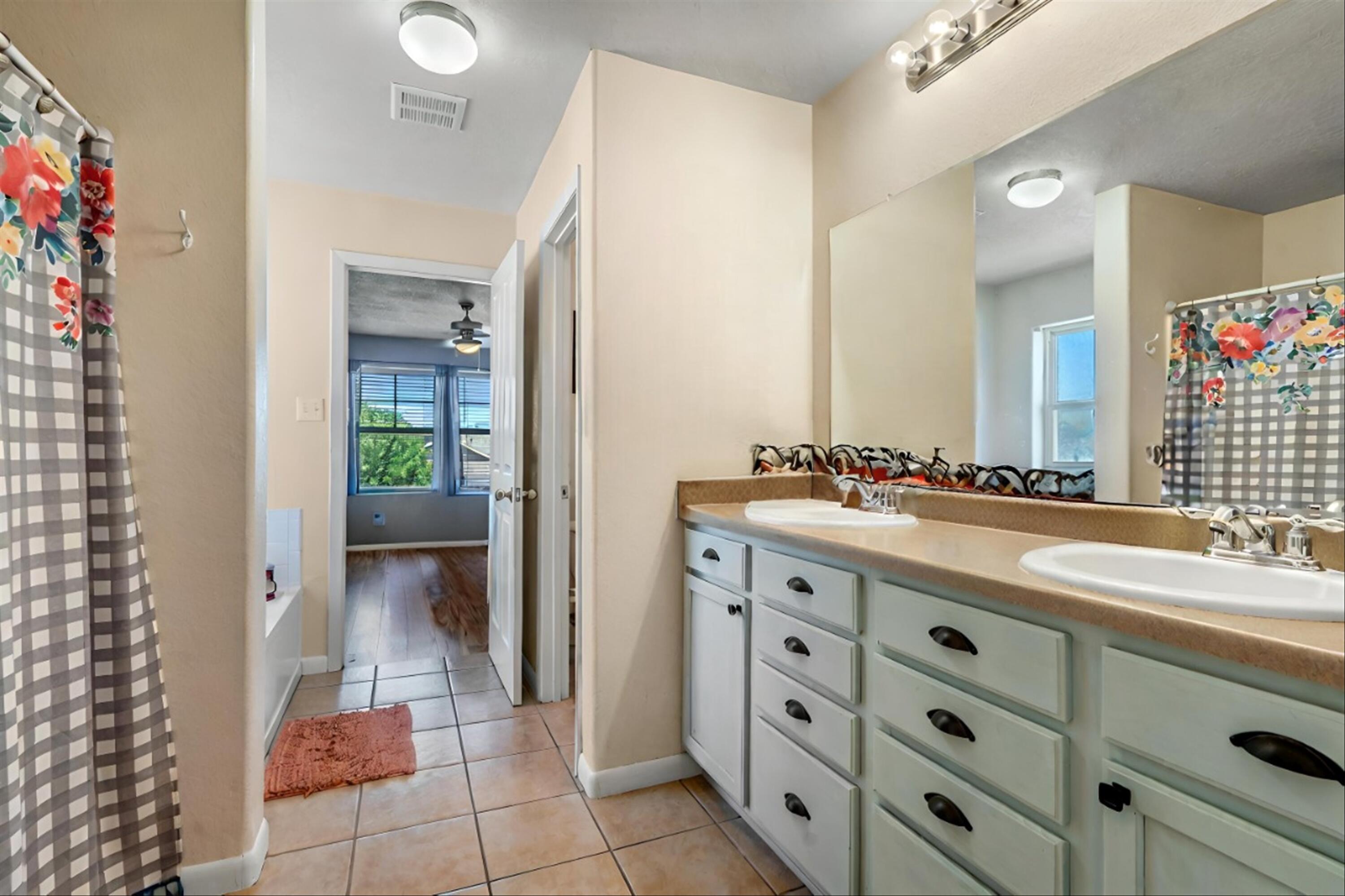 10605 CALLE MERIDA NW