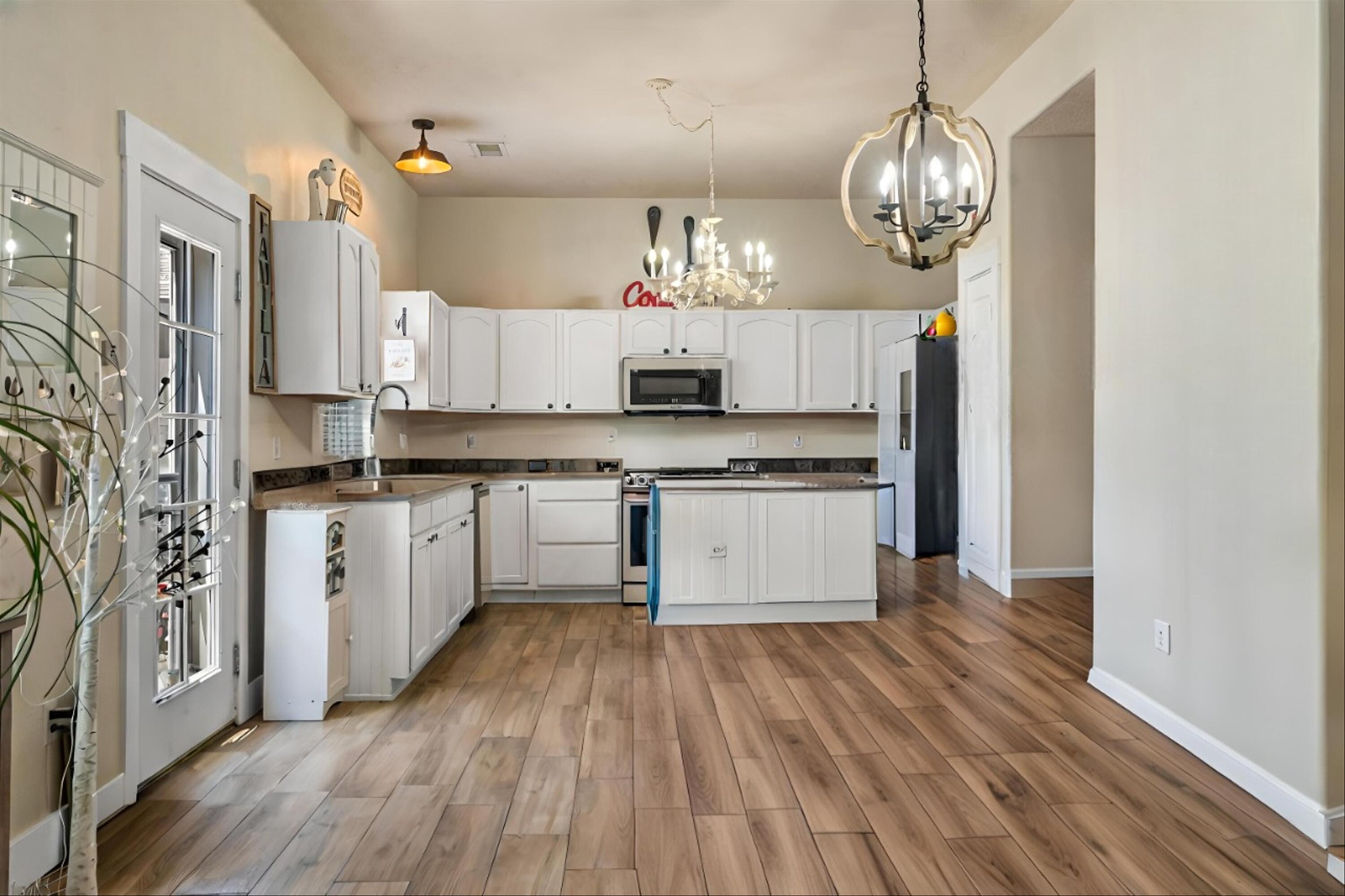 10605 CALLE MERIDA NW