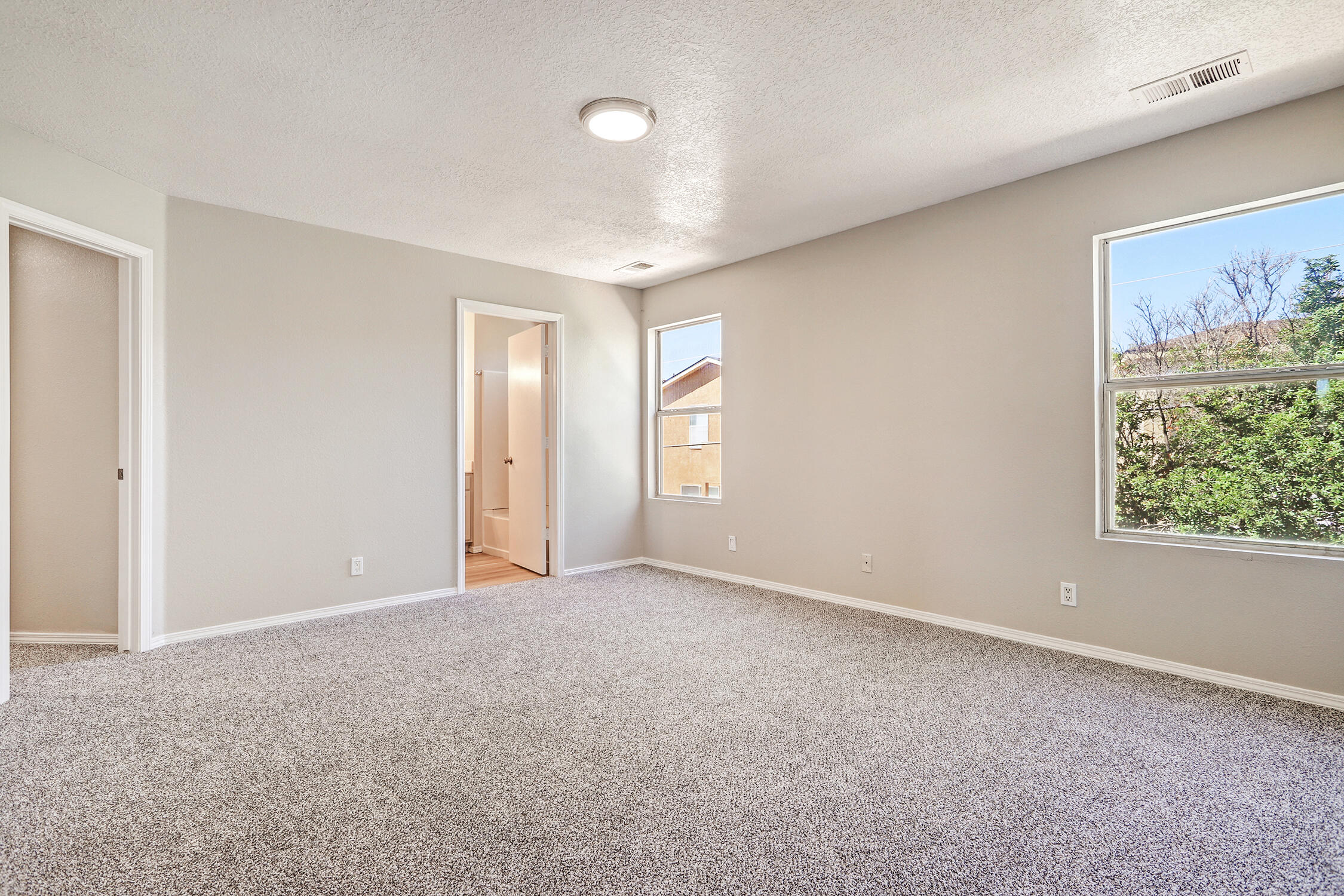 2215 SEA FOAM Street NW
