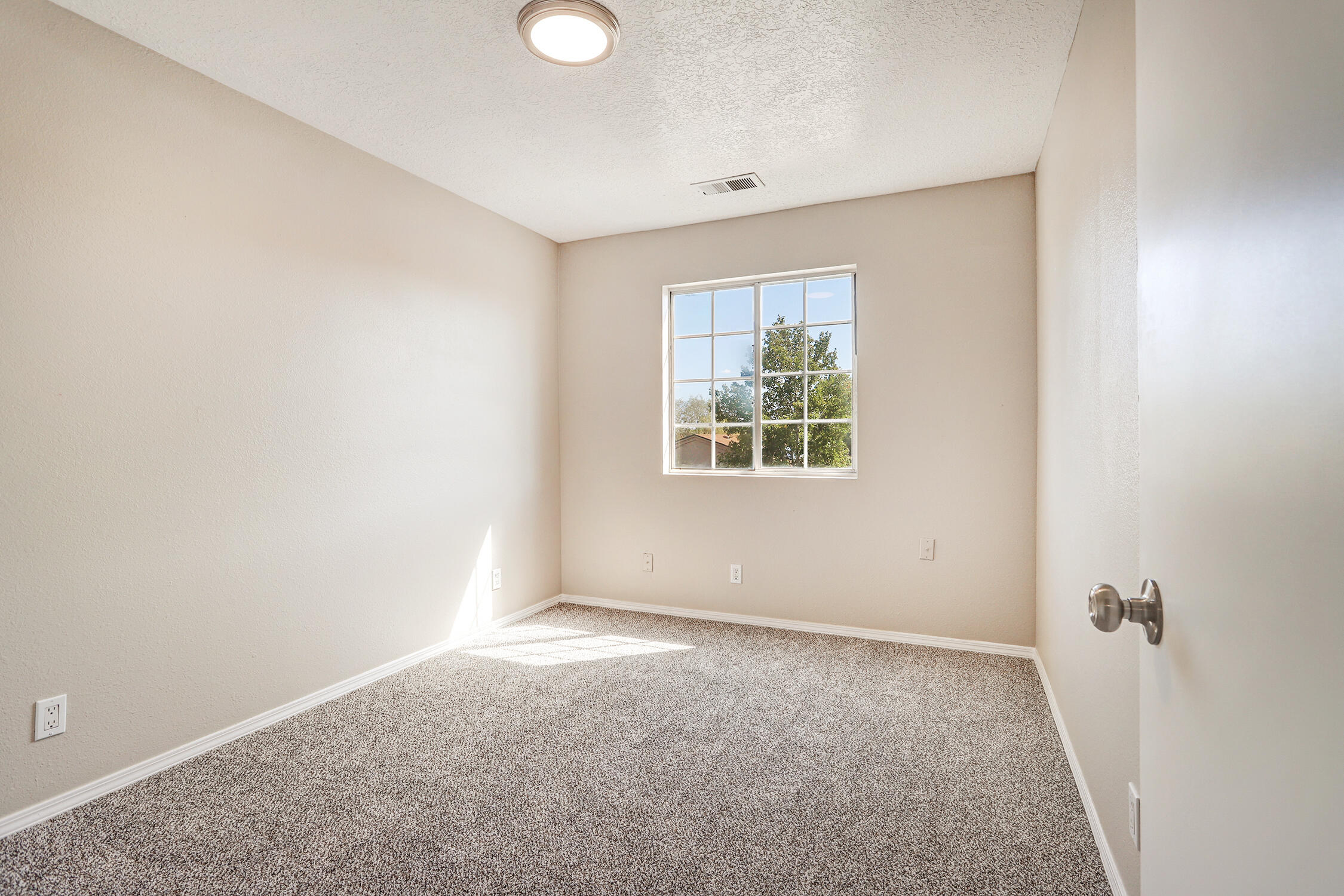 2215 SEA FOAM Street NW