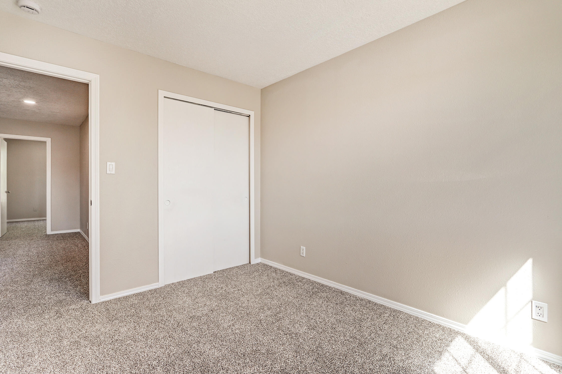 2215 SEA FOAM Street NW