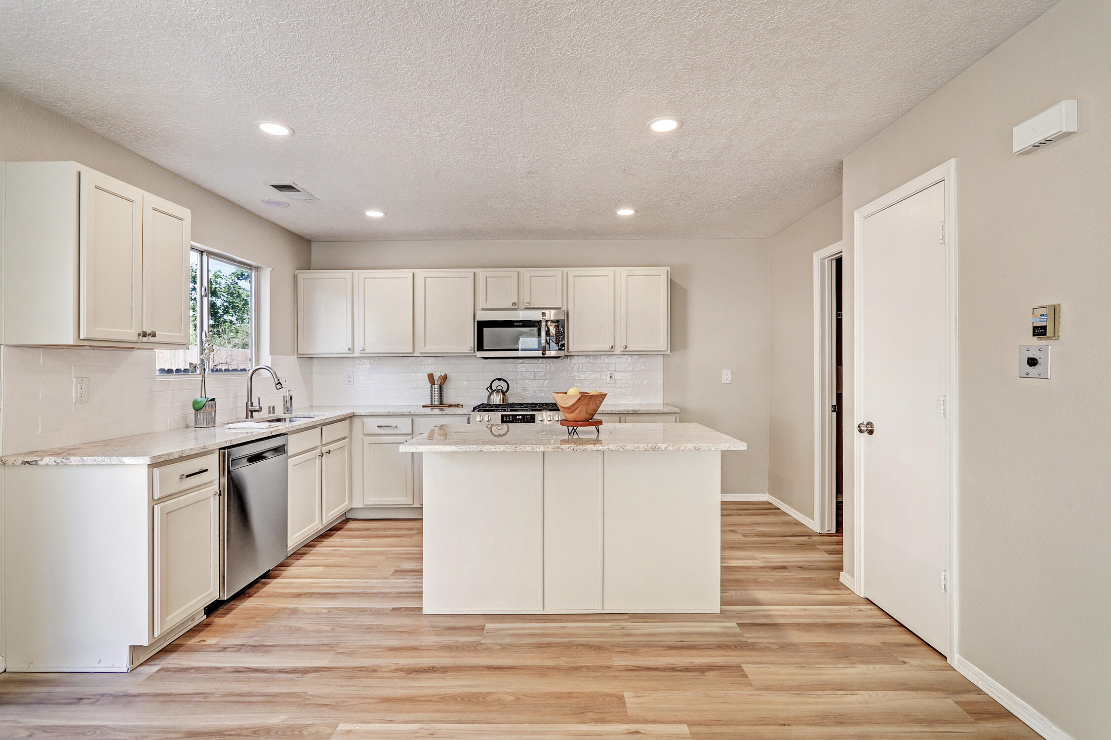 2215 SEA FOAM Street NW