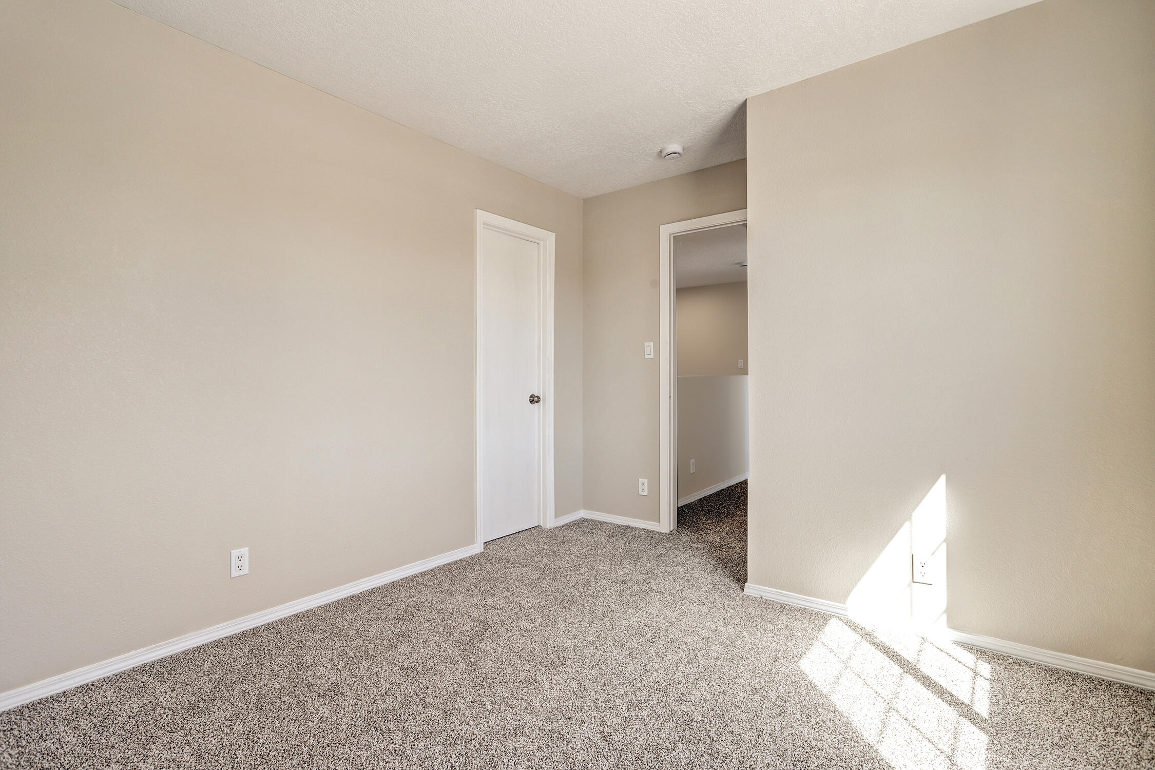 2215 SEA FOAM Street NW