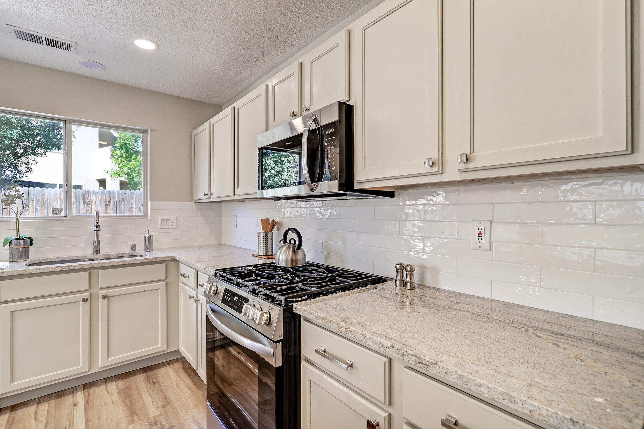 2215 SEA FOAM Street NW