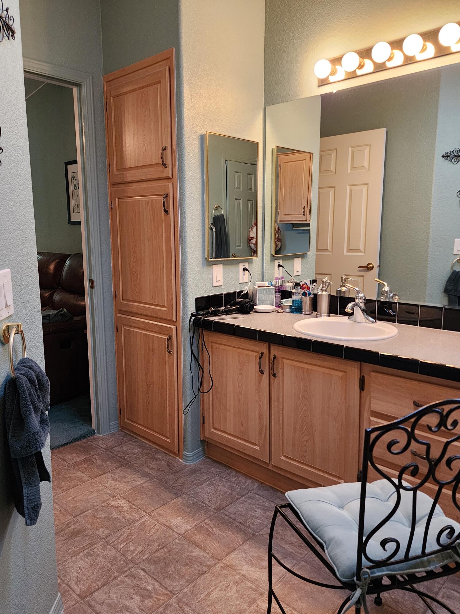 105 SUNRISE BLUFFS Drive
